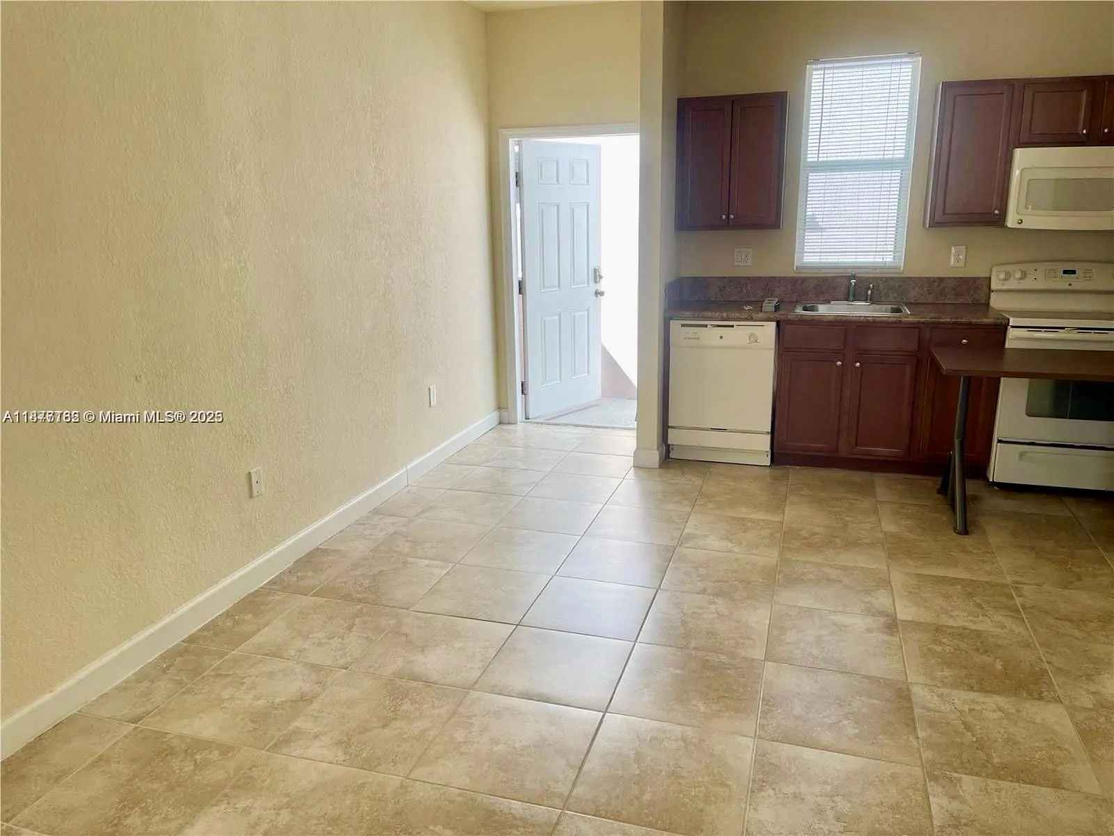 9203 SW 170th Ct, #Upstairs