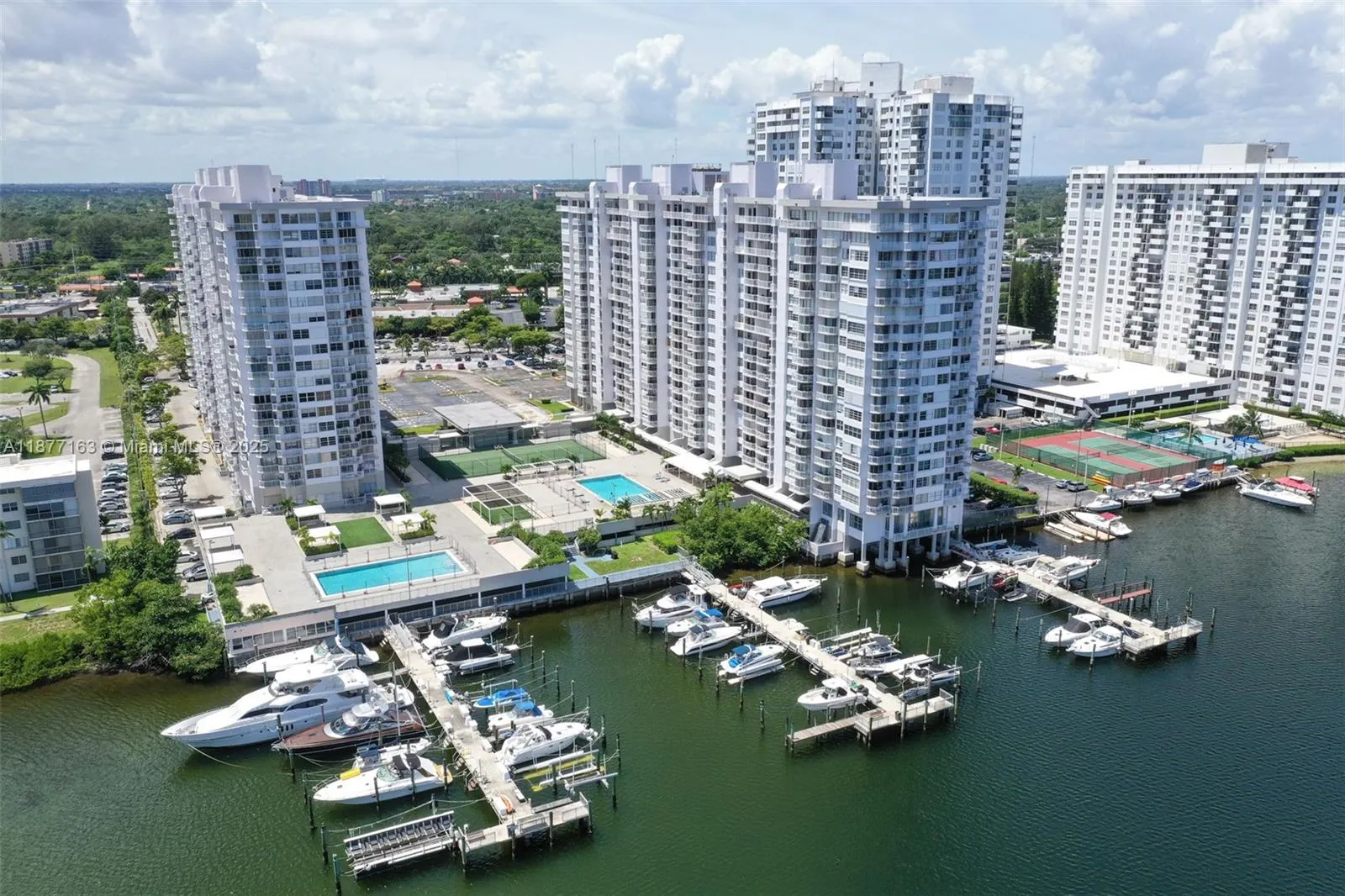 18031 Biscayne Blvd, #1601