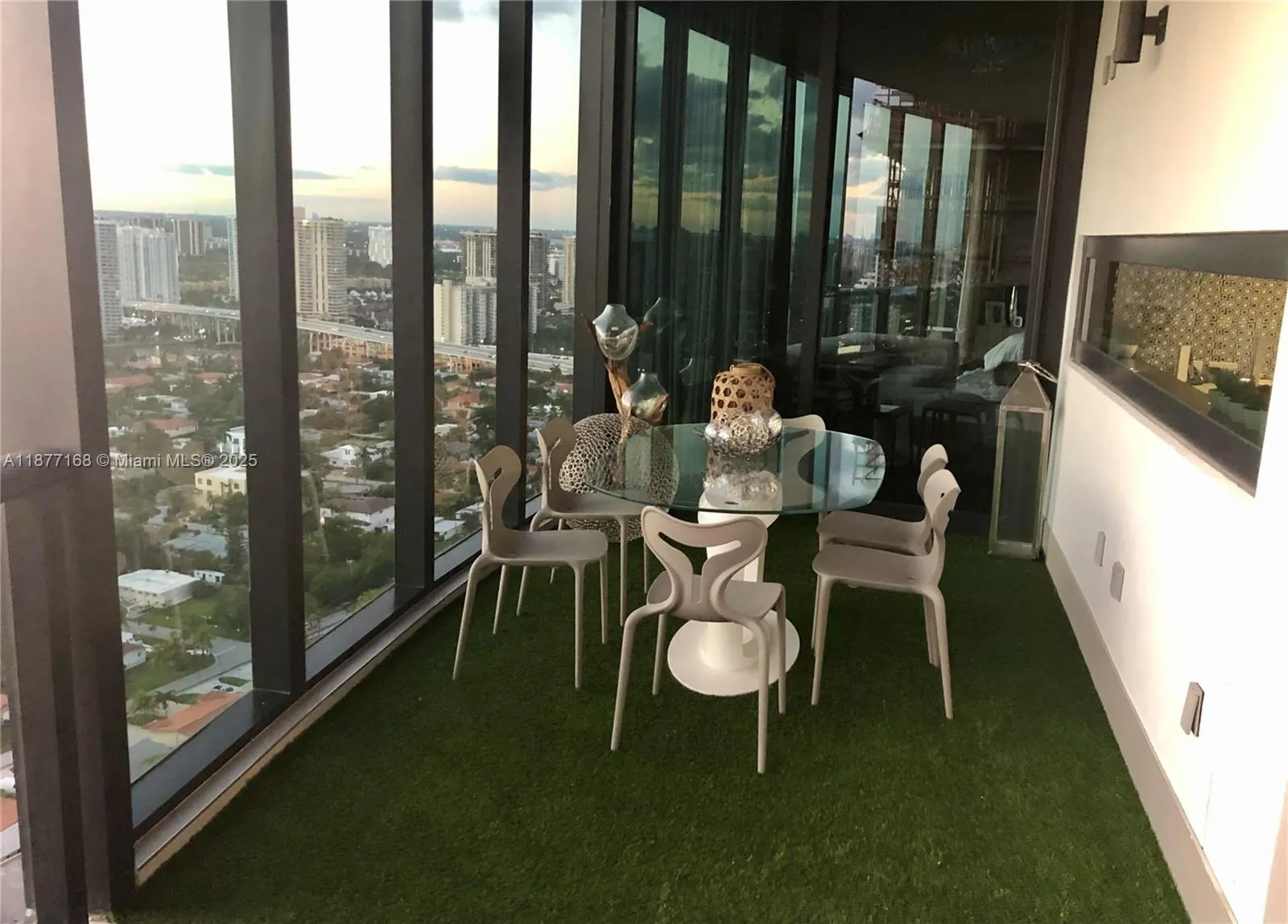 18555 Collins Ave, #2903