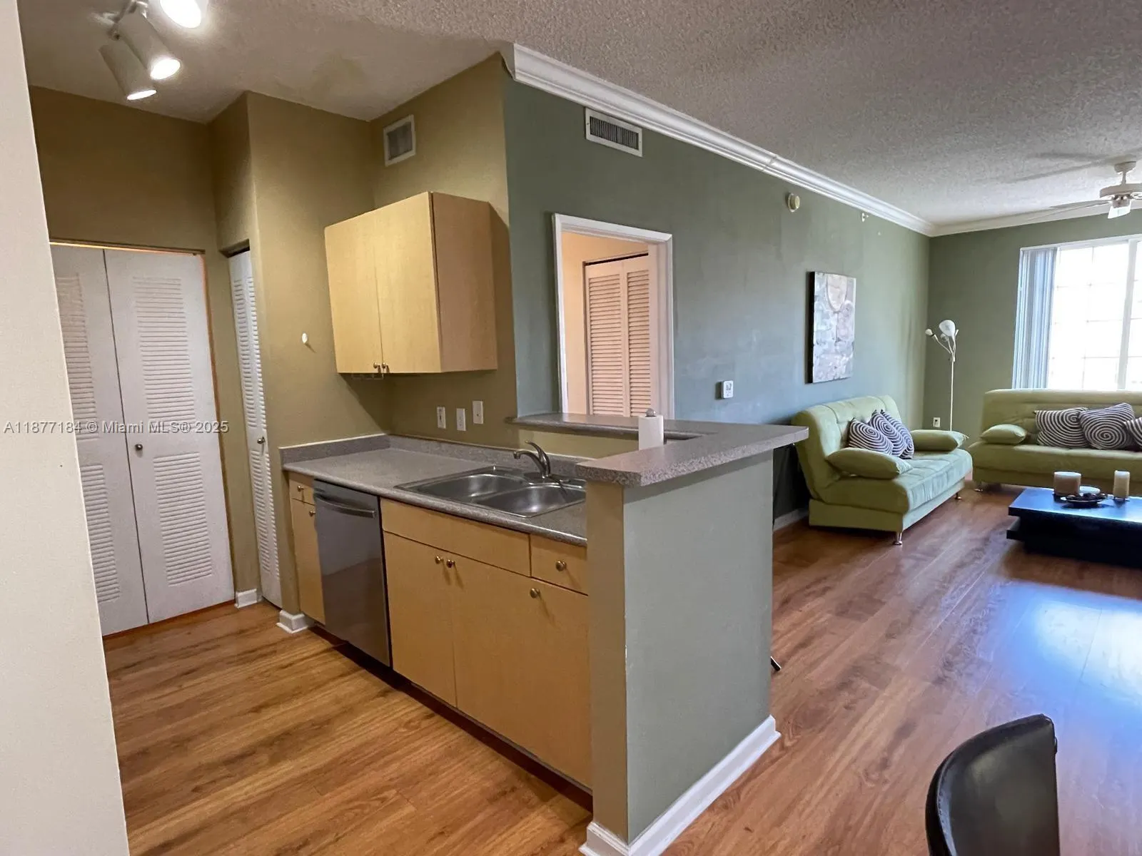 1919 VAN BUREN ST, #801