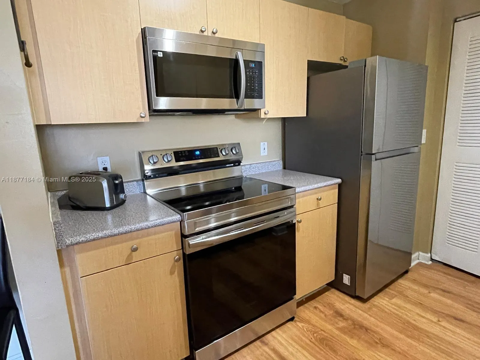 1919 VAN BUREN ST, #801