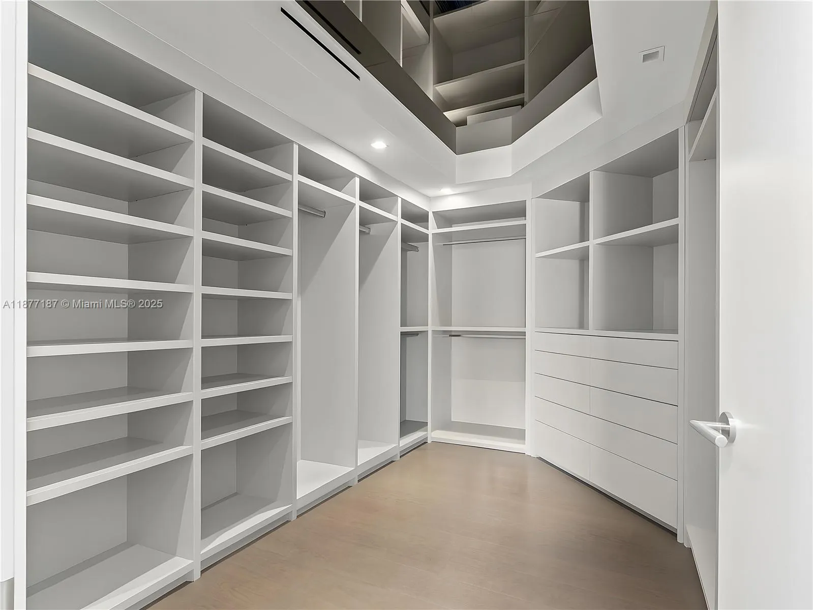 8011 Fisher Island Dr, #8011