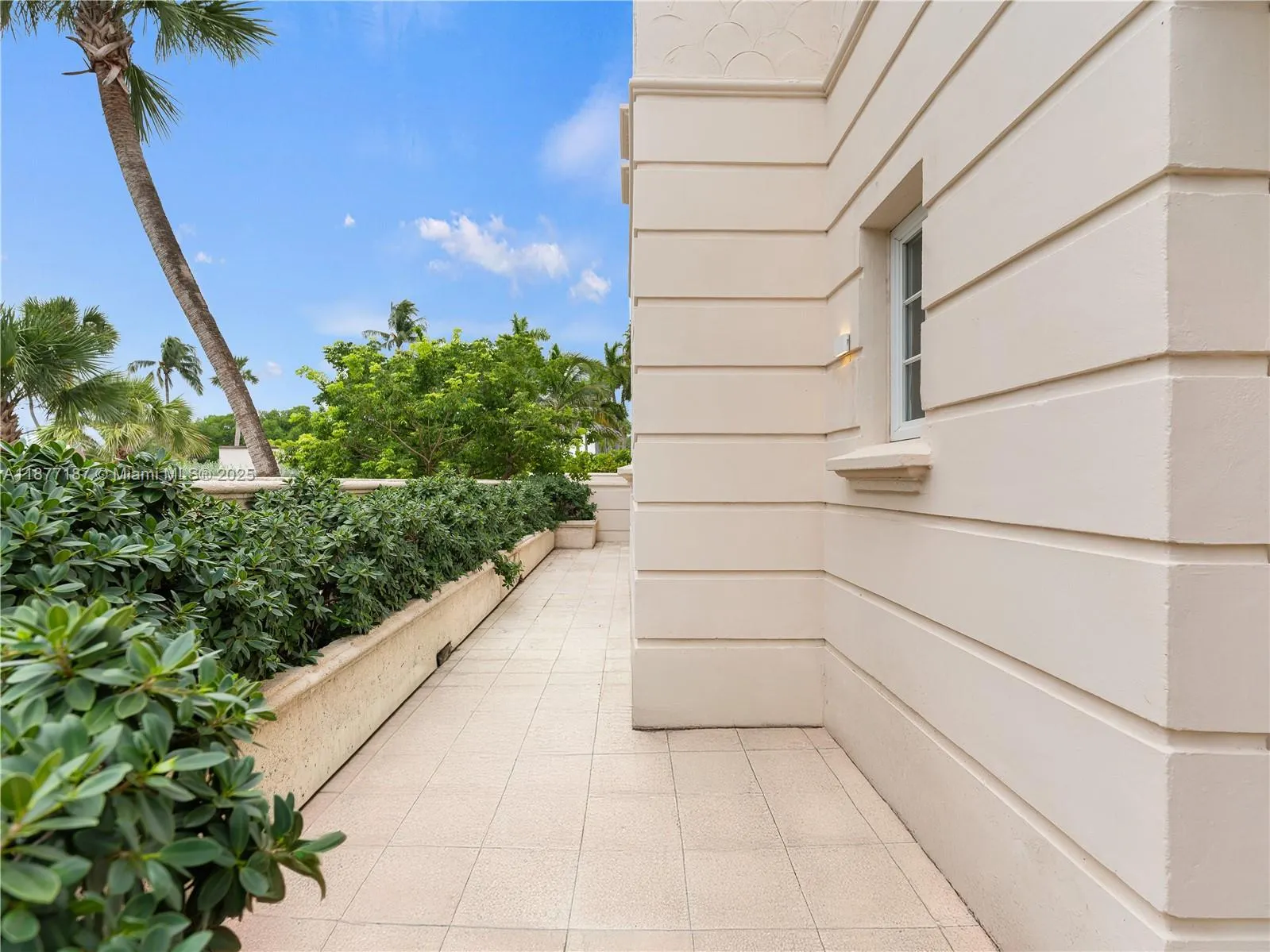 8011 Fisher Island Dr, #8011