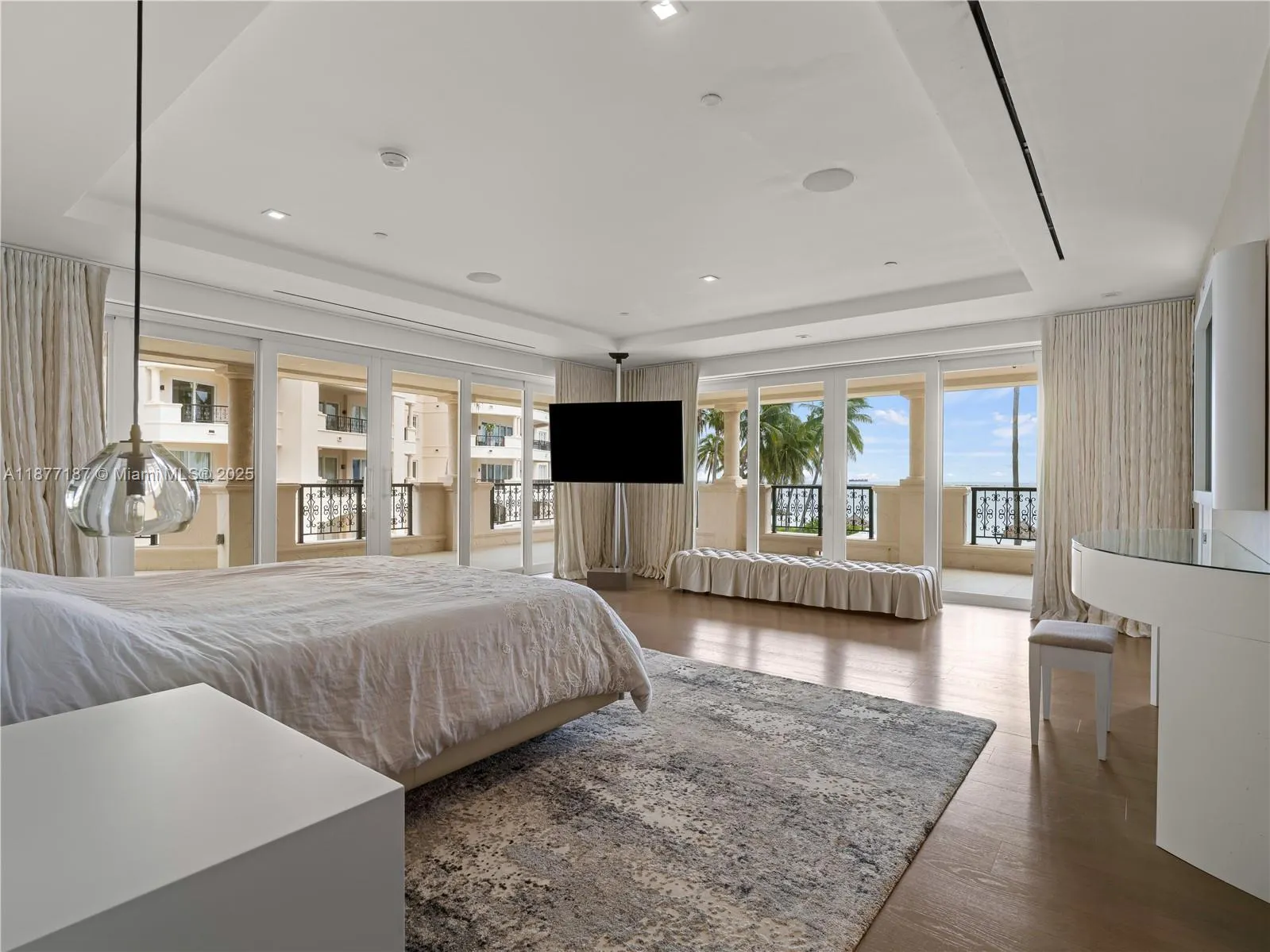 8011 Fisher Island Dr, #8011