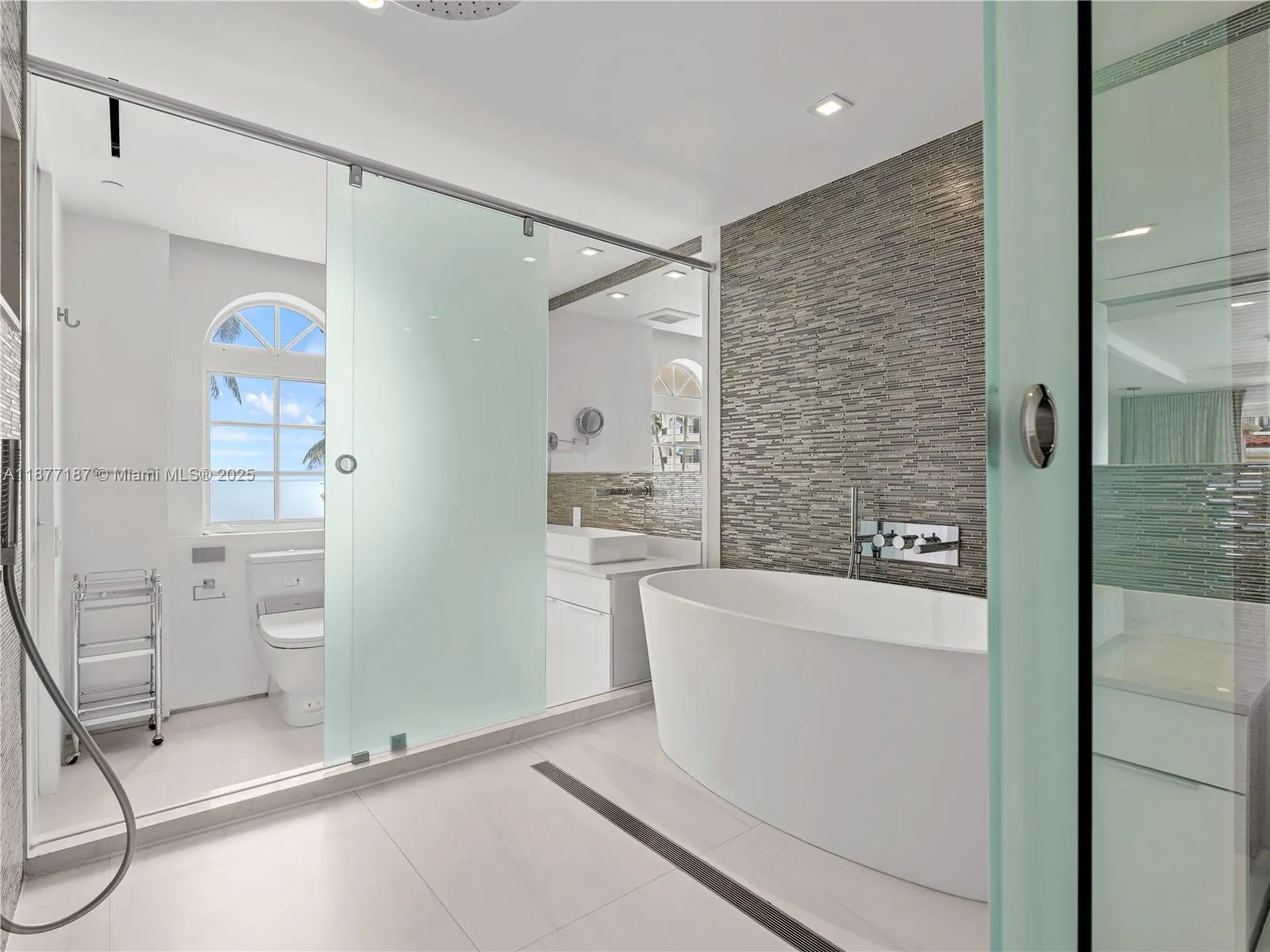 8011 Fisher Island Dr, #8011