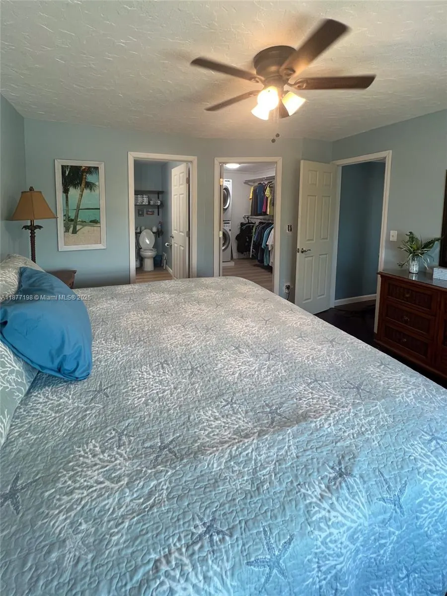 1361 Overseas Hwy D3