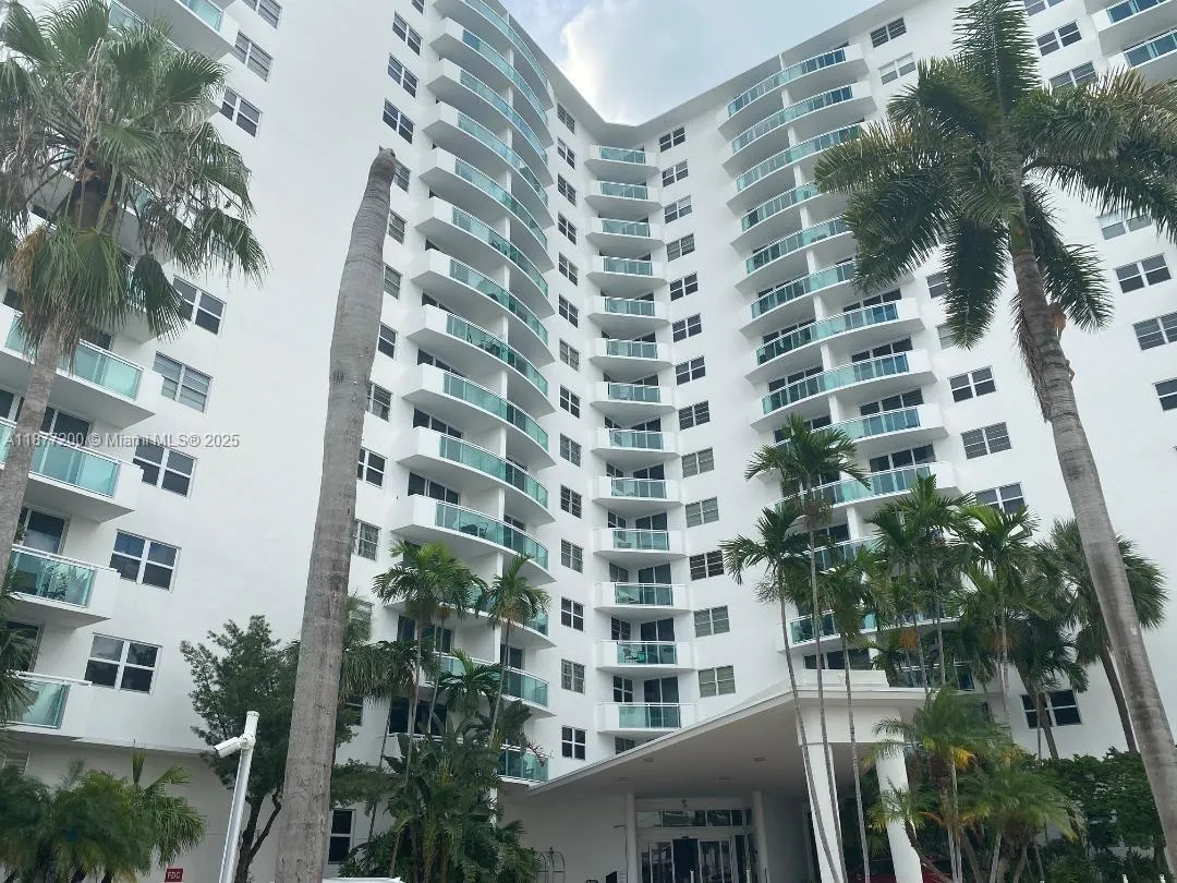 3001 S Ocean Dr, #833