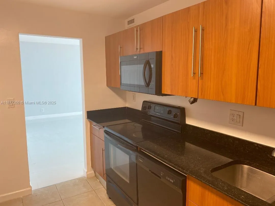 3001 S Ocean Dr, #833