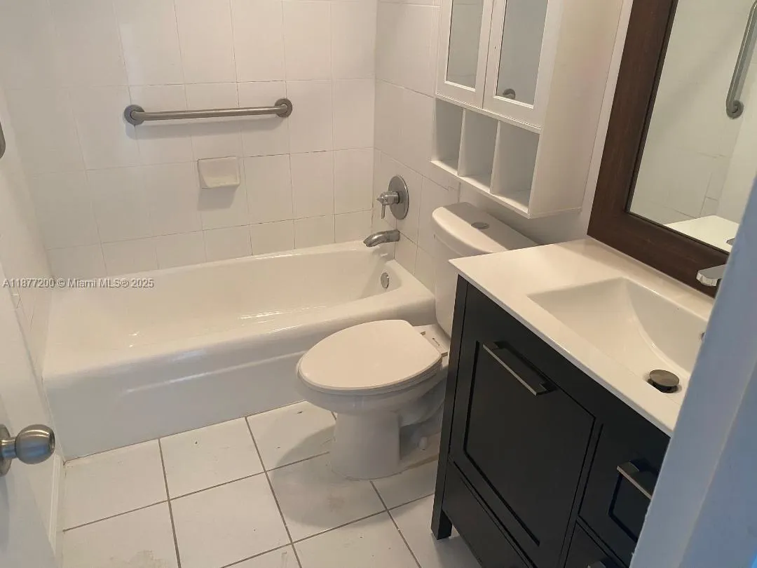 3001 S Ocean Dr, #833