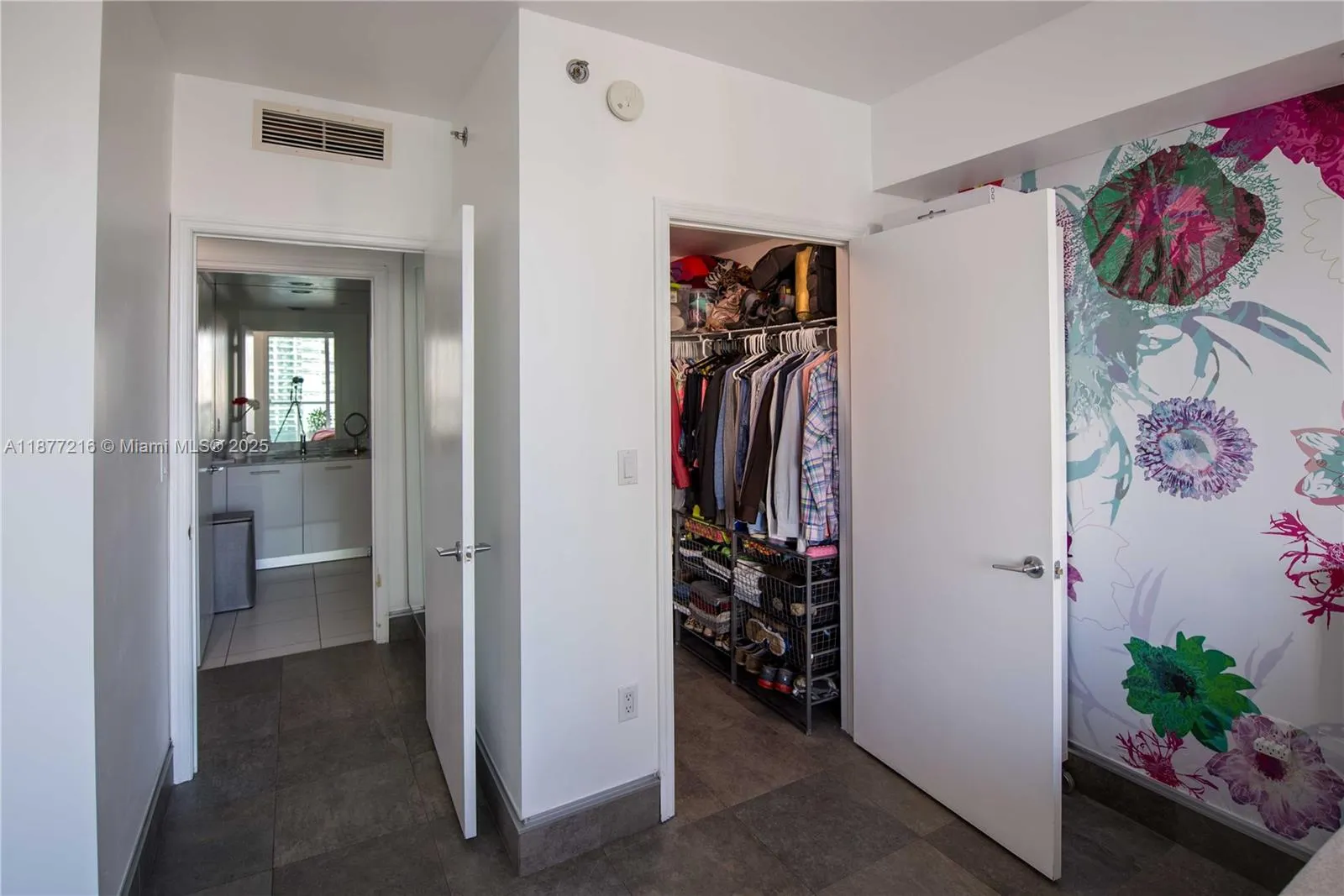 500 Brickell Ave, #2703