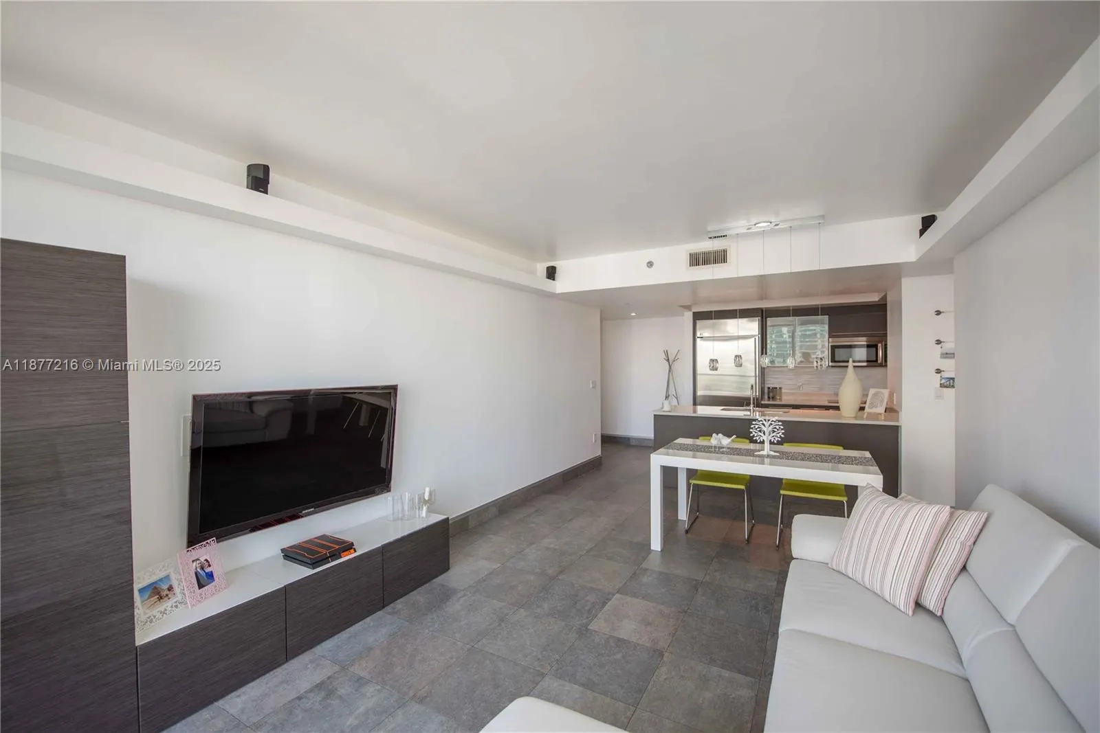 500 Brickell Ave, #2703