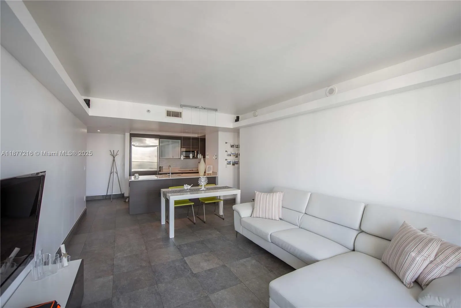 500 Brickell Ave, #2703