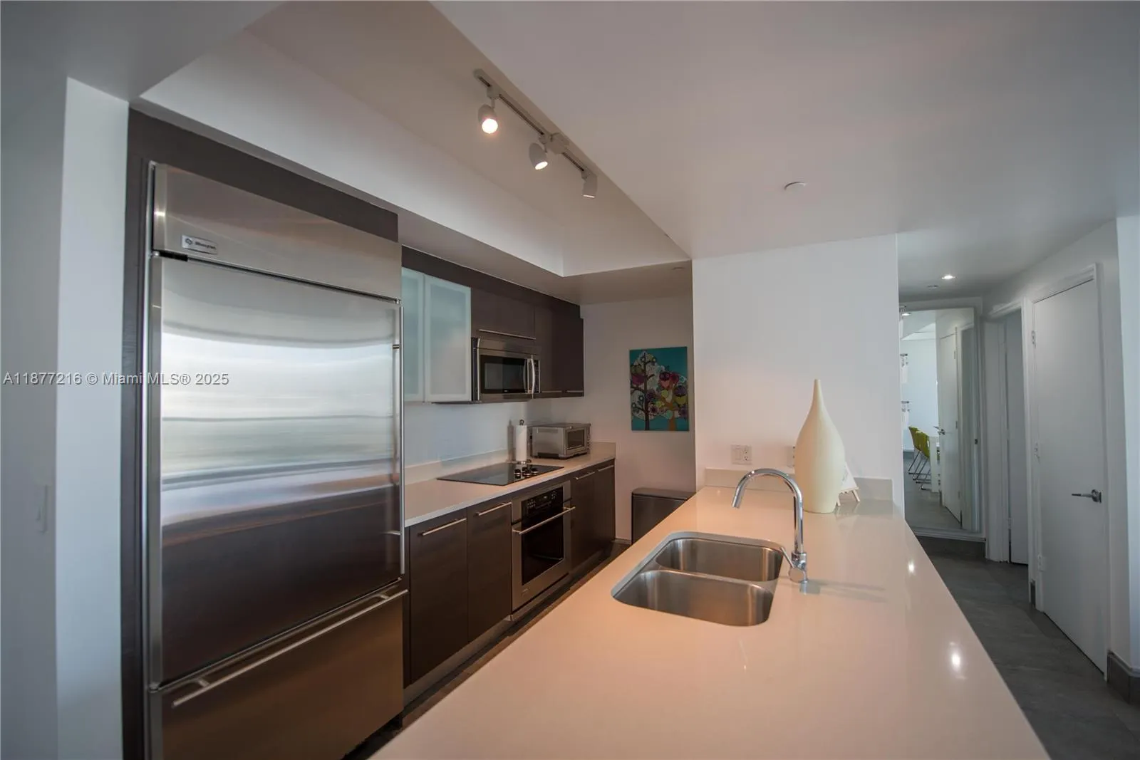 500 Brickell Ave, #2703