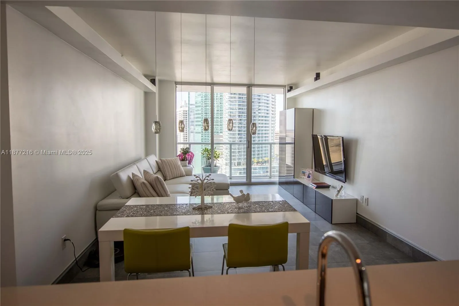 500 Brickell Ave, #2703