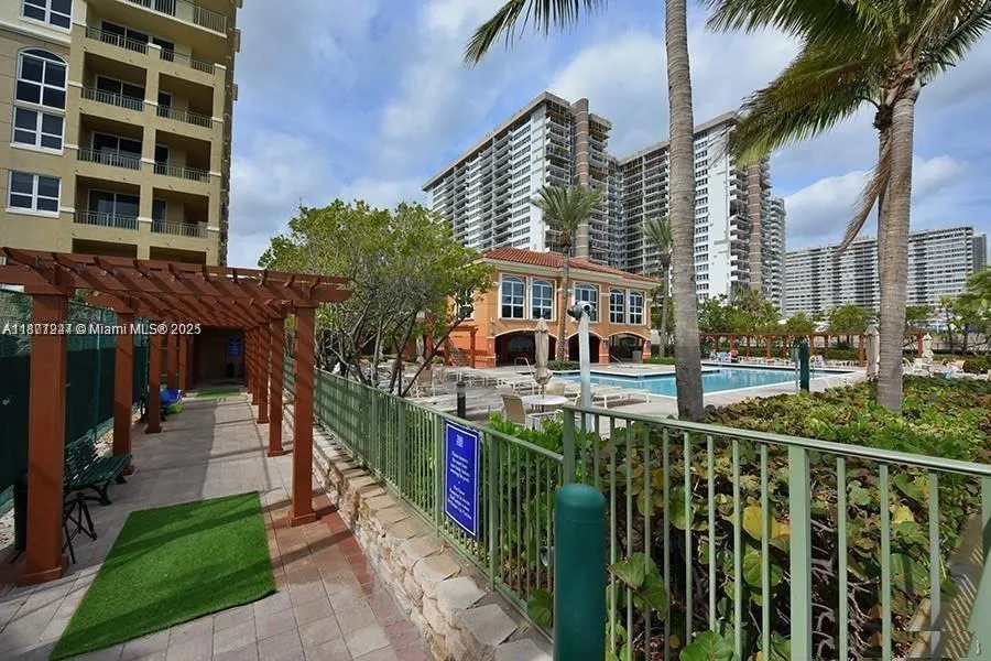 2080 S Ocean Dr, #1507