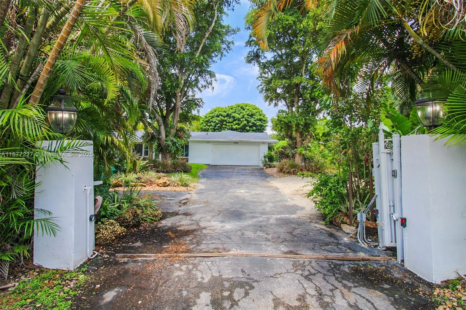 5785 SW 160th Ave
