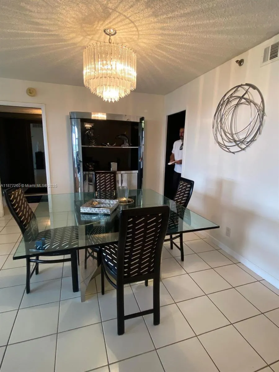 3507 Oaks Way, #804
