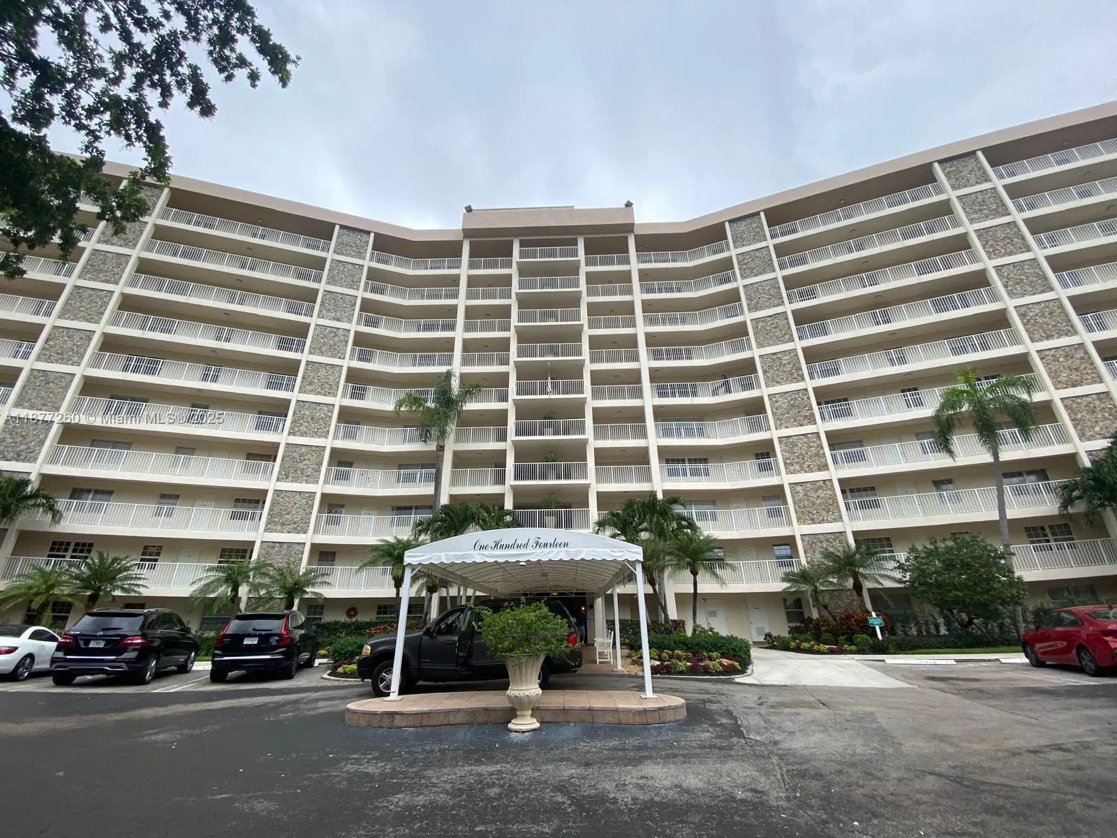 3507 Oaks Way, #804