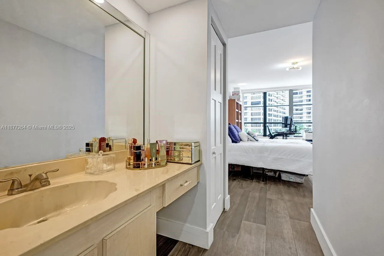 600 Three Islands Blvd, #615