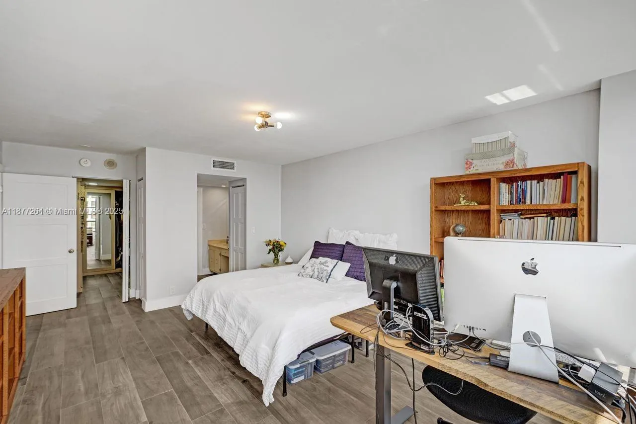 600 Three Islands Blvd, #615