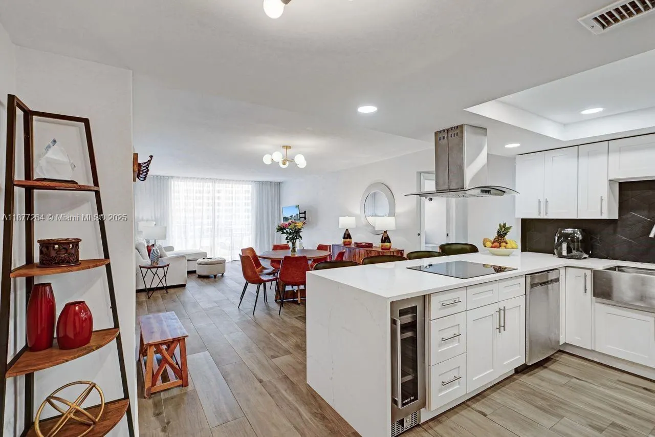 600 Three Islands Blvd, #615