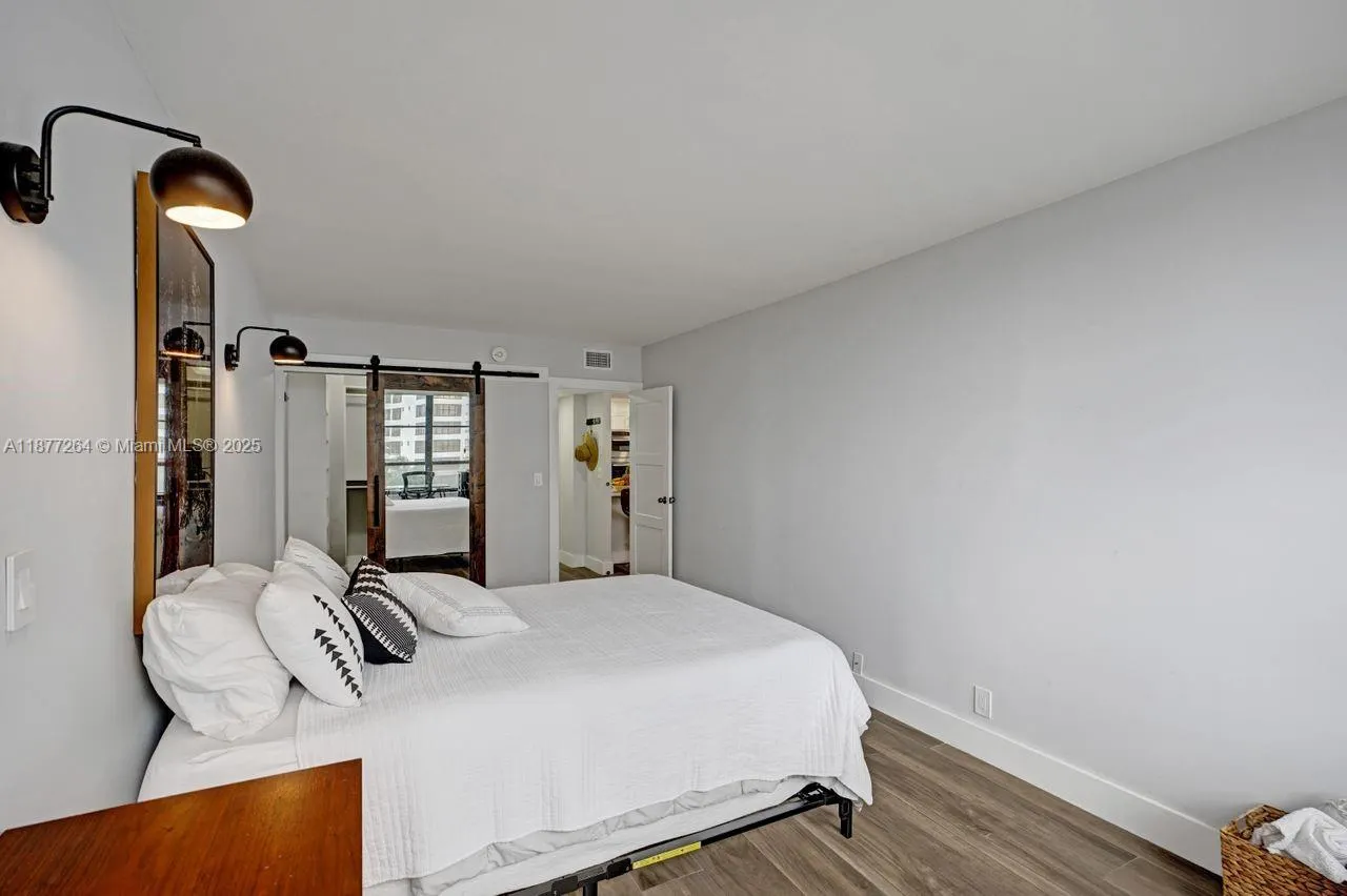 600 Three Islands Blvd, #615