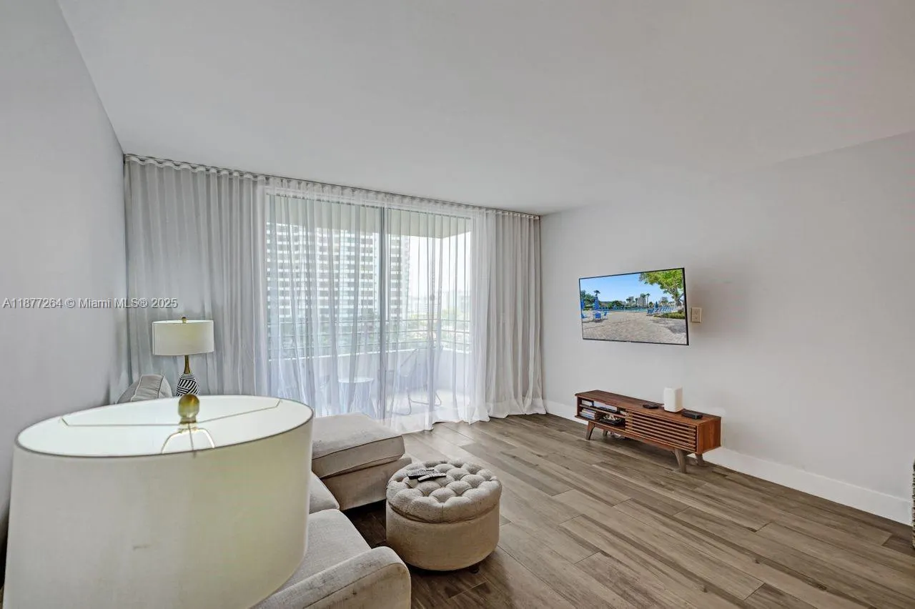 600 Three Islands Blvd, #615