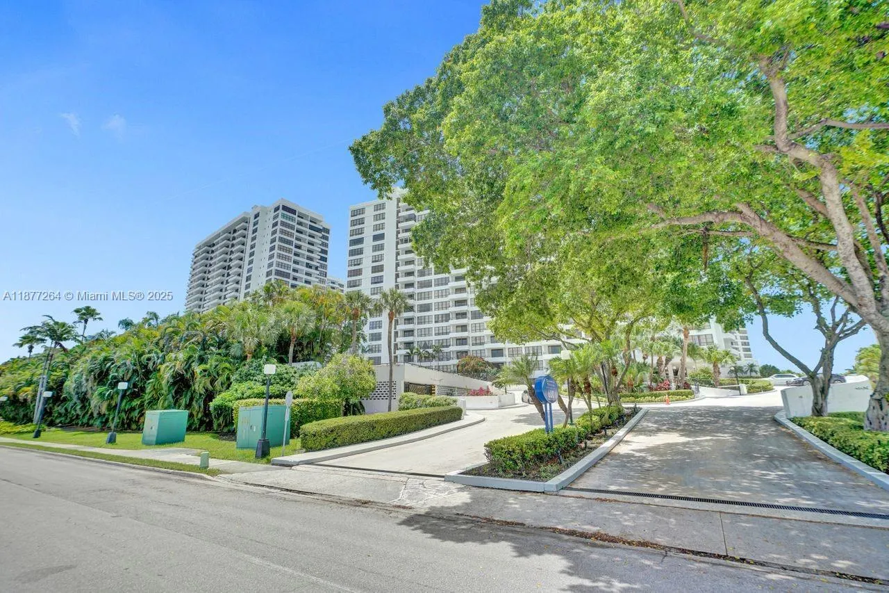 600 Three Islands Blvd, #615