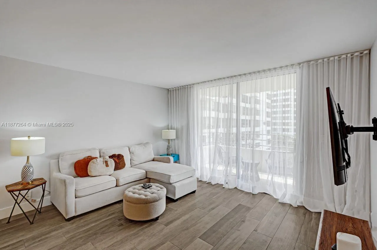 600 Three Islands Blvd, #615