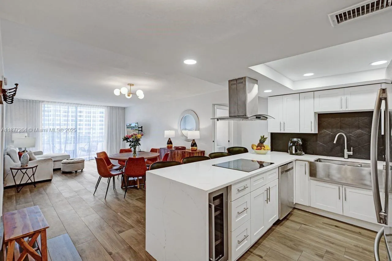 600 Three Islands Blvd, #615