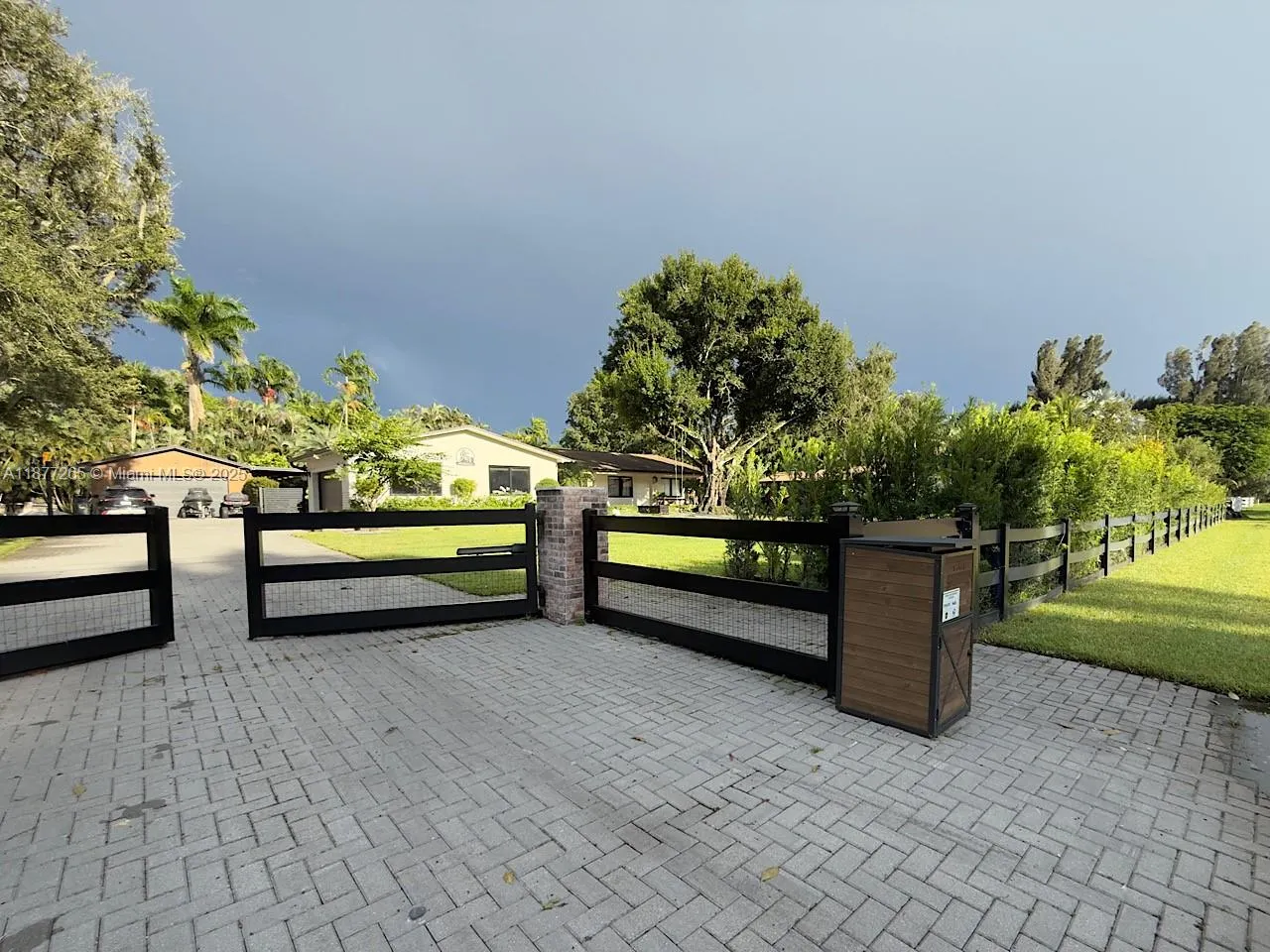 4100 SW 102nd Ave
