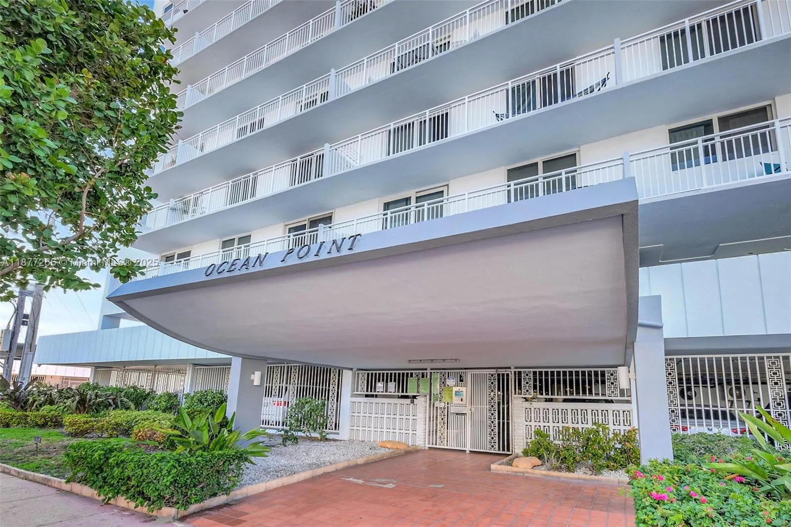 345 Ocean Dr, #407
