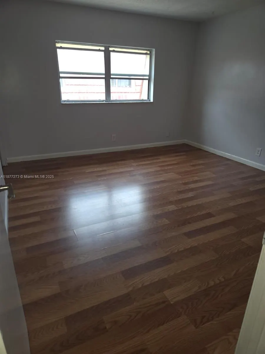 5221 NW 27th St, #9C