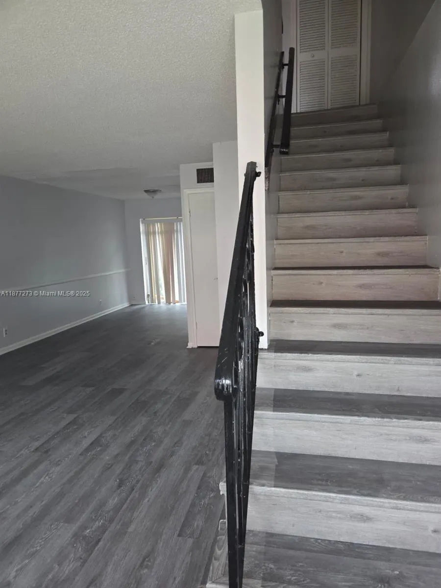 5221 NW 27th St, #9C