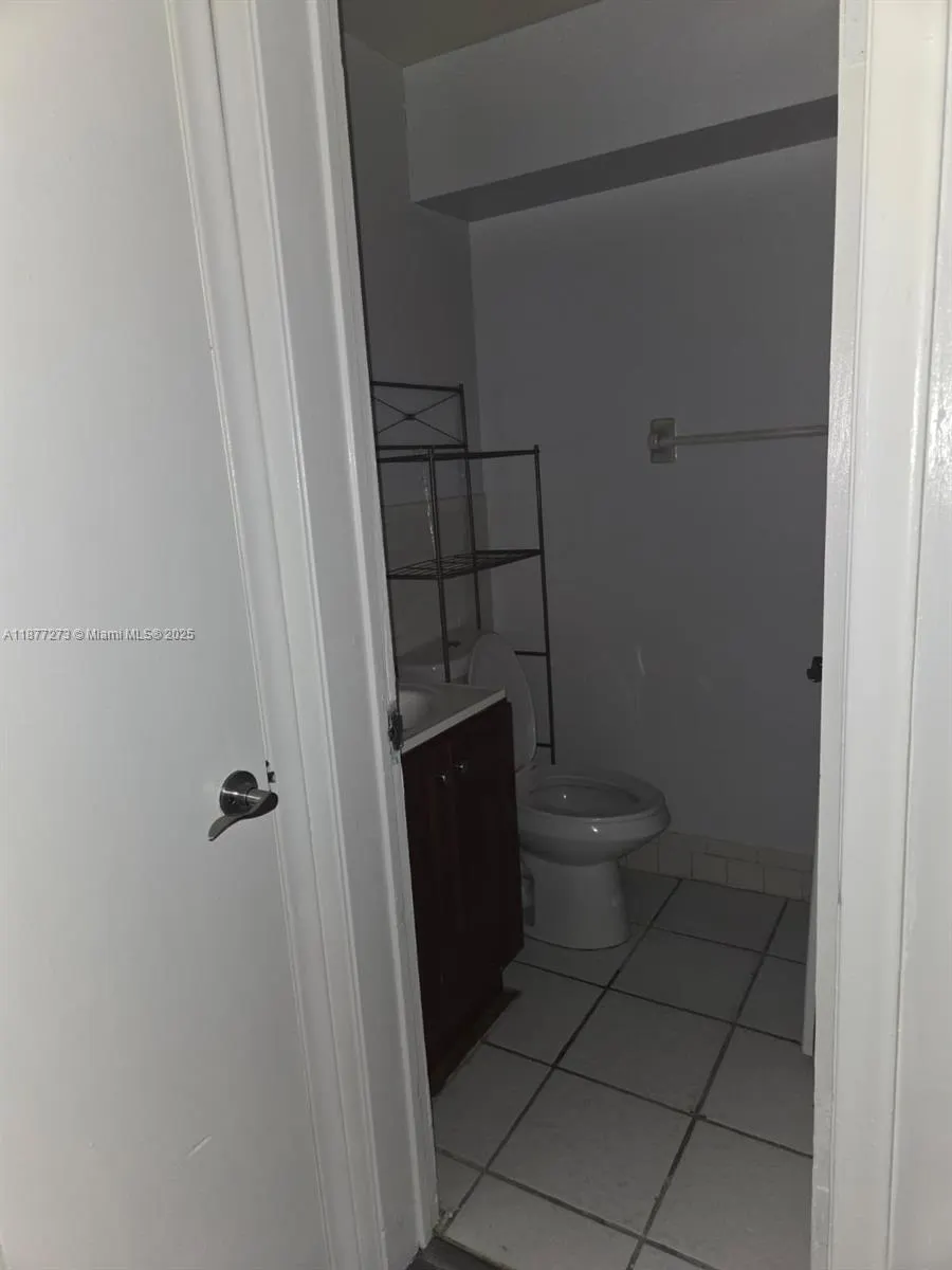 5221 NW 27th St, #9C