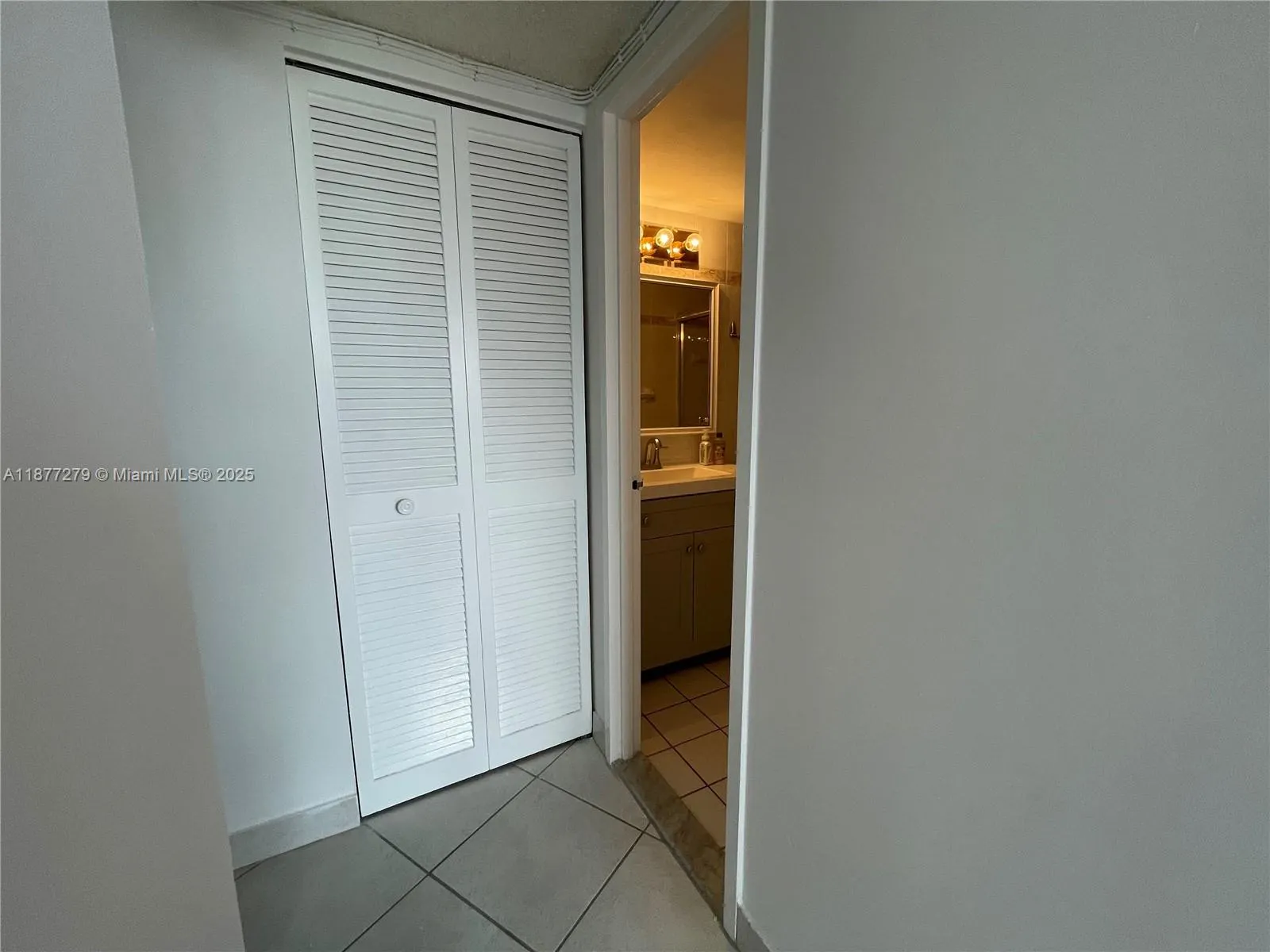 3180 S Ocean Dr, #520