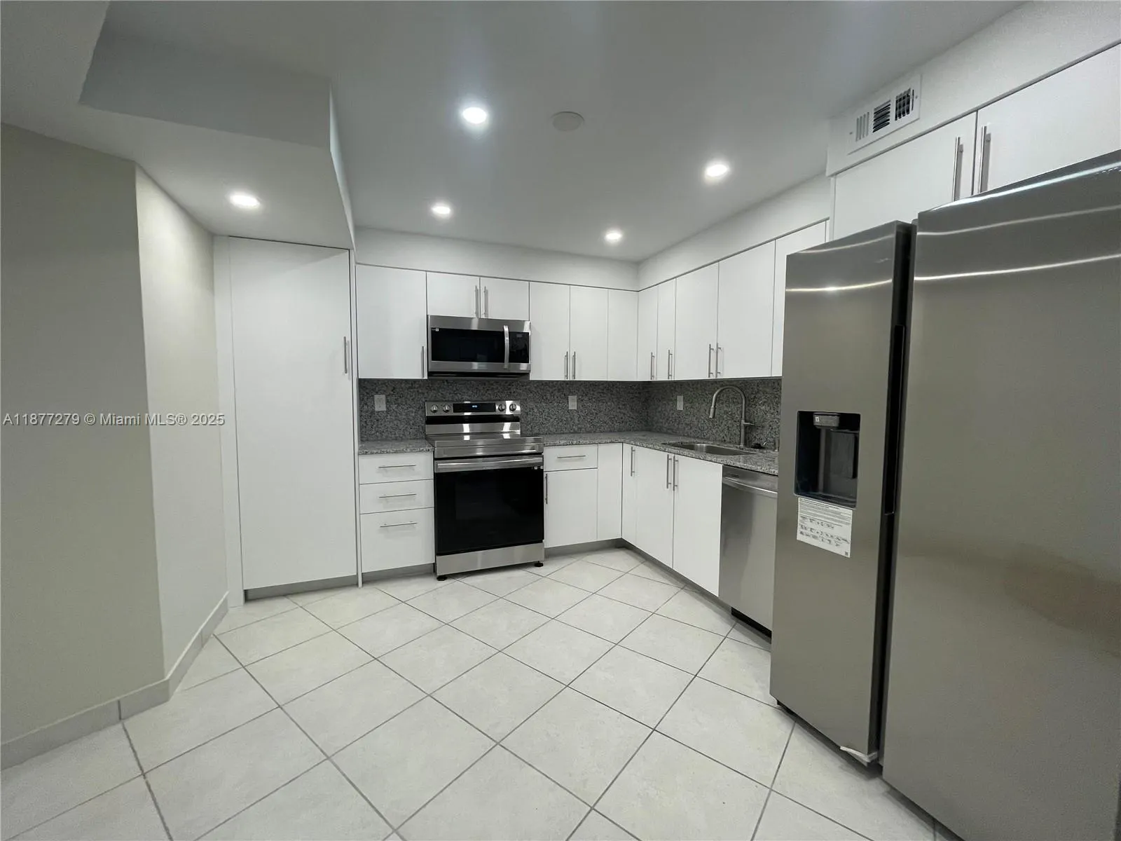 3180 S Ocean Dr, #520