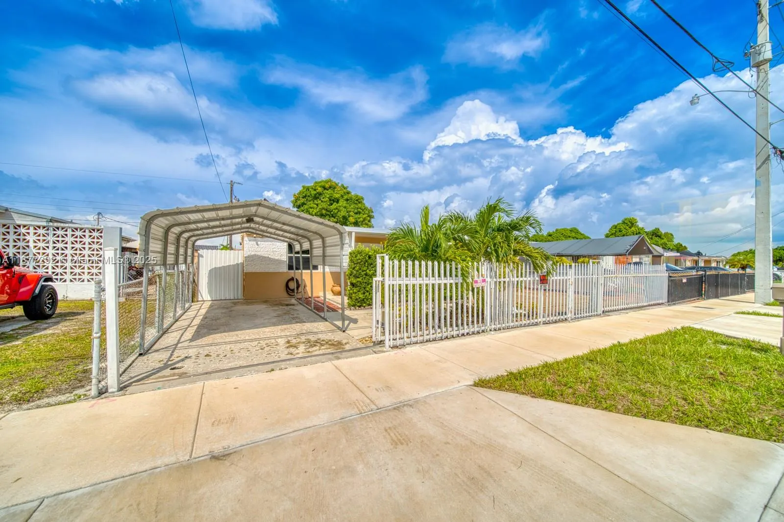 4150 E 9th Ct