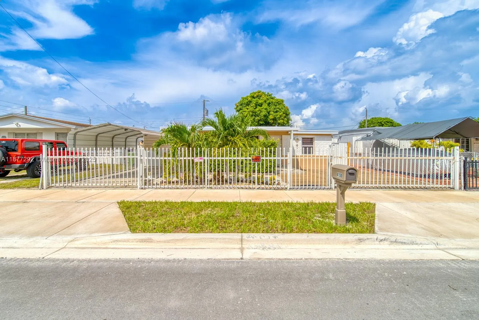 4150 E 9th Ct
