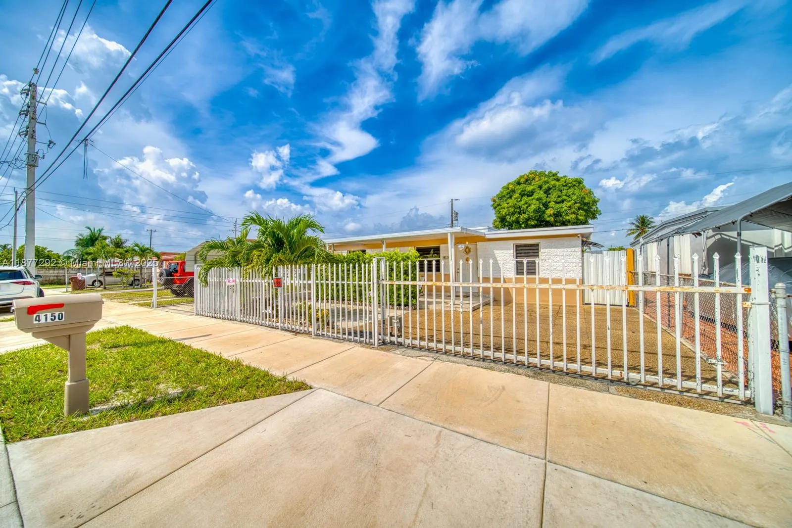 4150 E 9th Ct