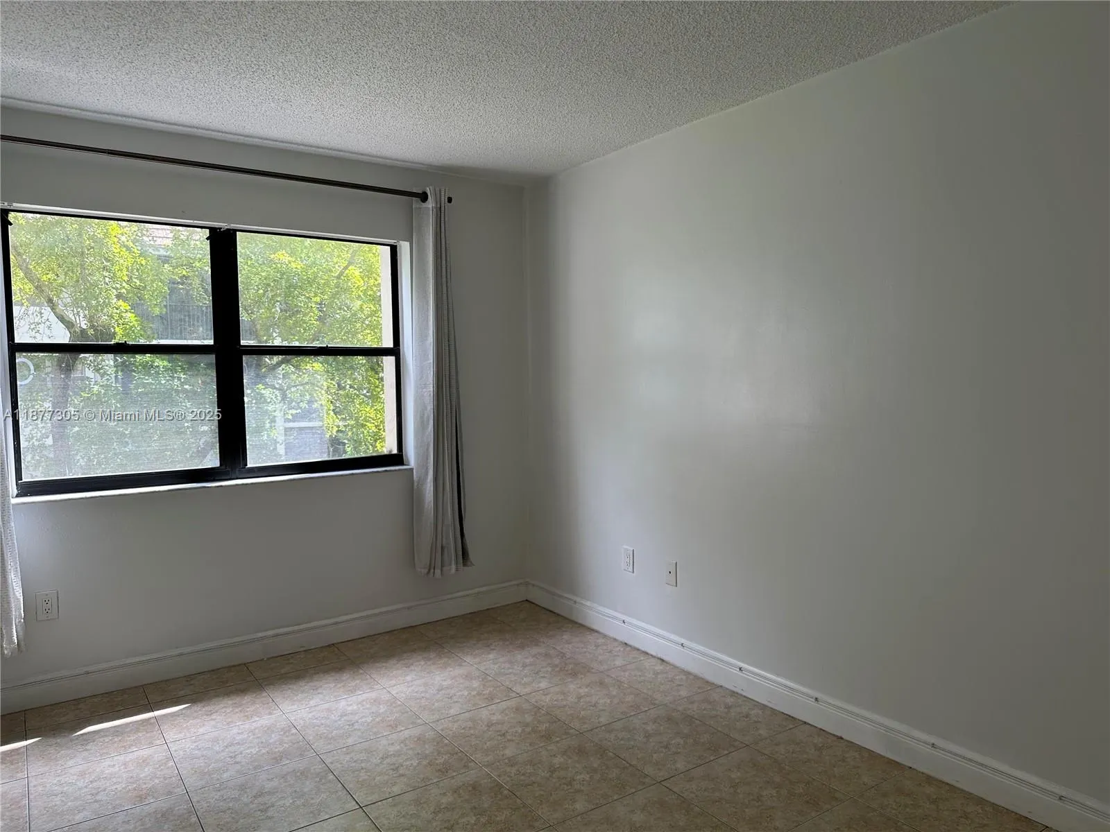481 Ives Dairy Rd, #303-4