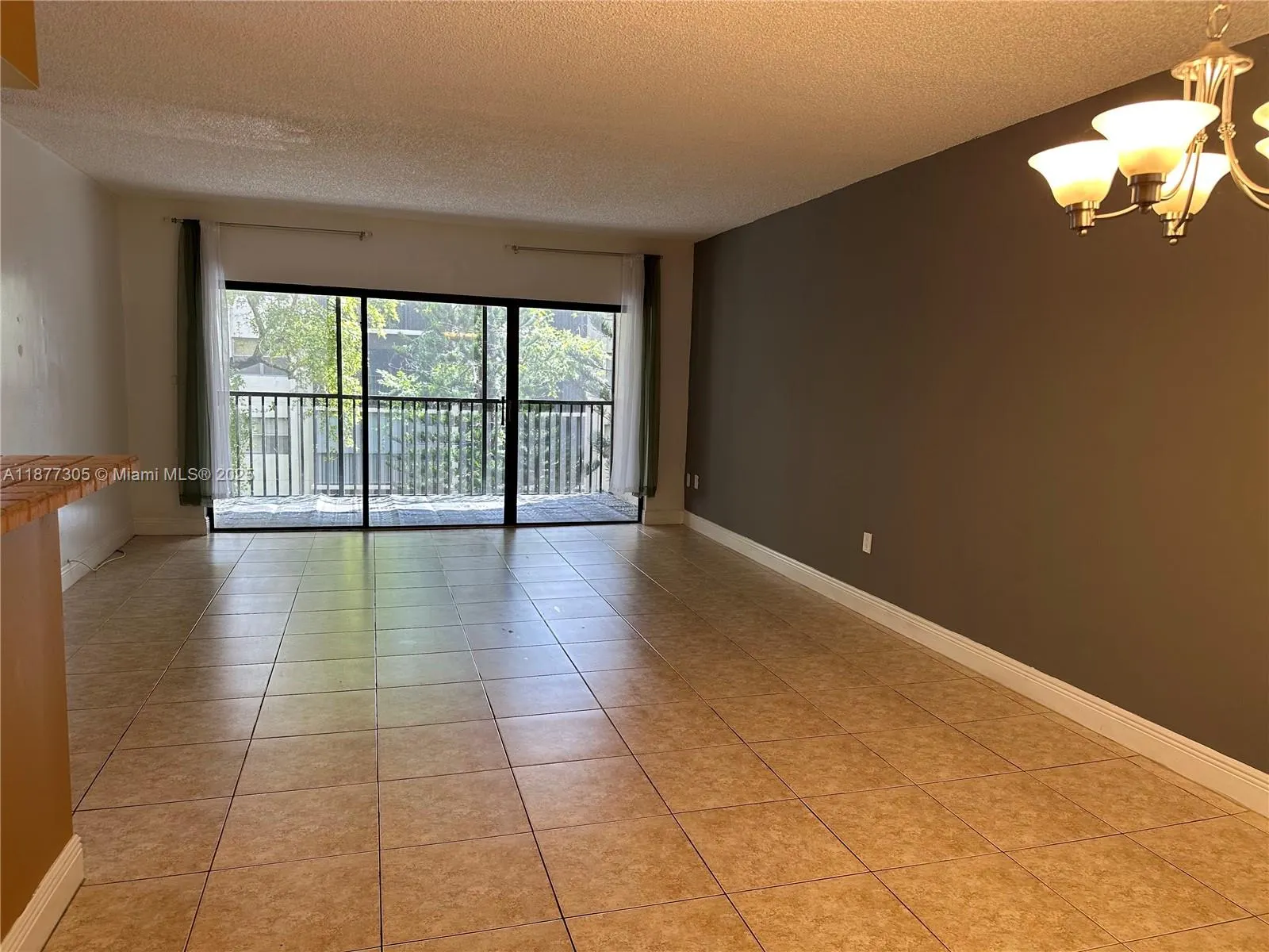 481 Ives Dairy Rd, #303-4