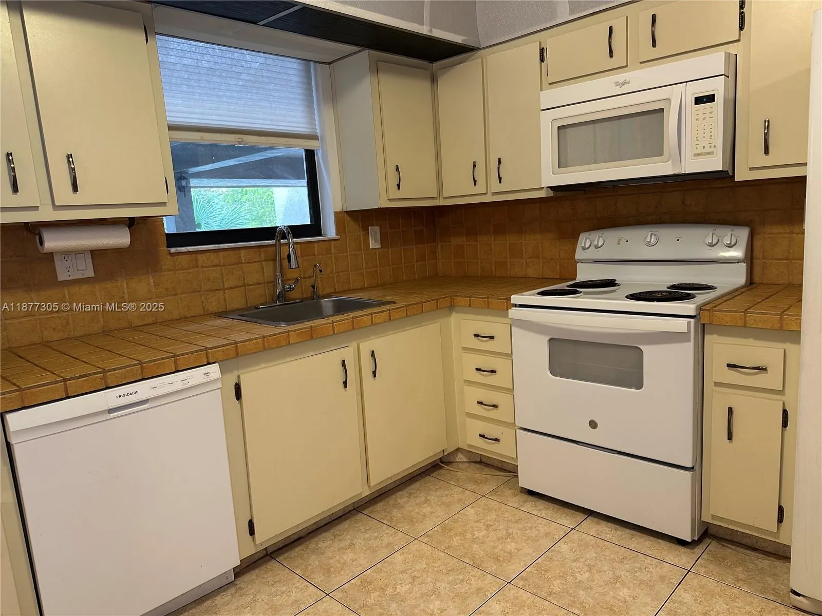 481 Ives Dairy Rd, #303-4