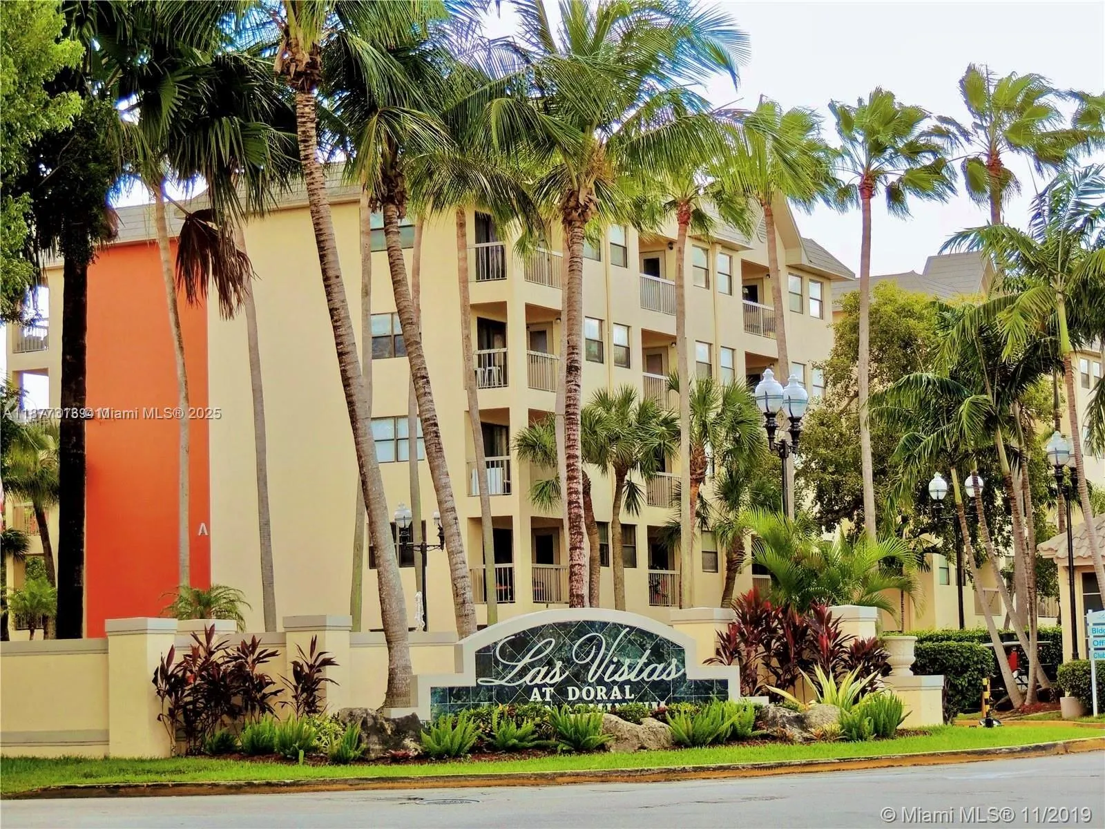 8290 Lake Dr, #128