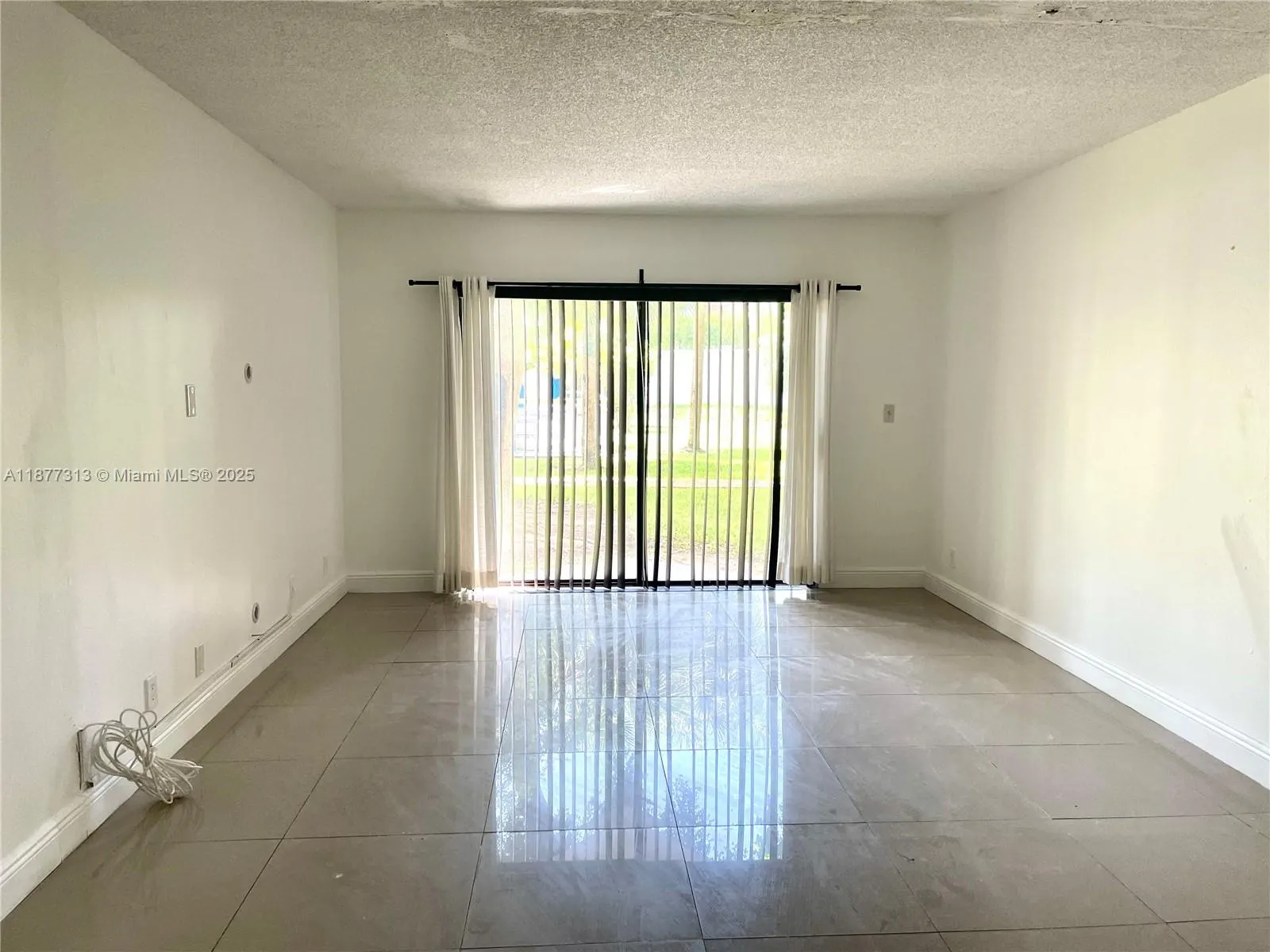 8290 Lake Dr, #128