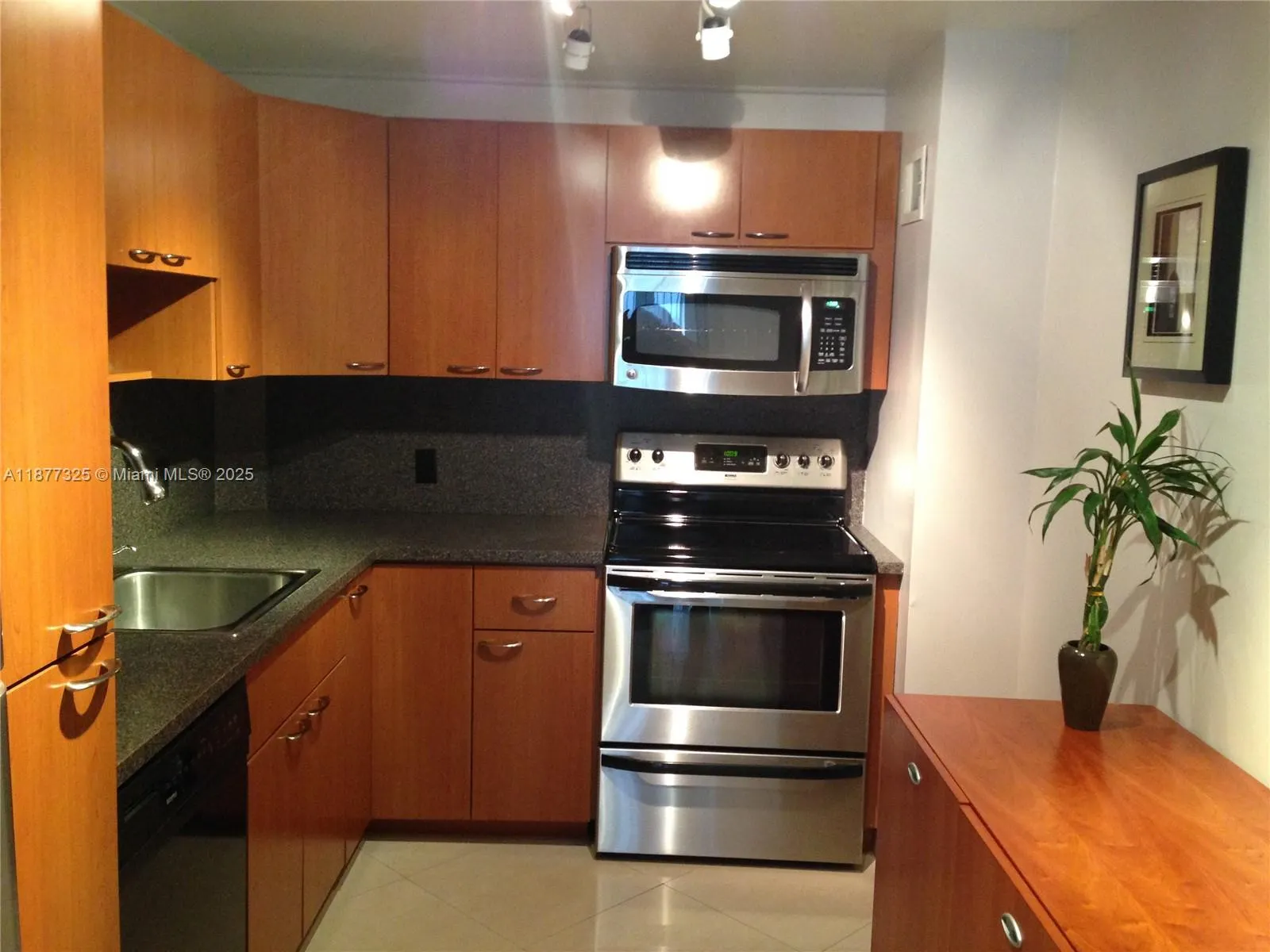 3375 N Country Club Dr, #1001