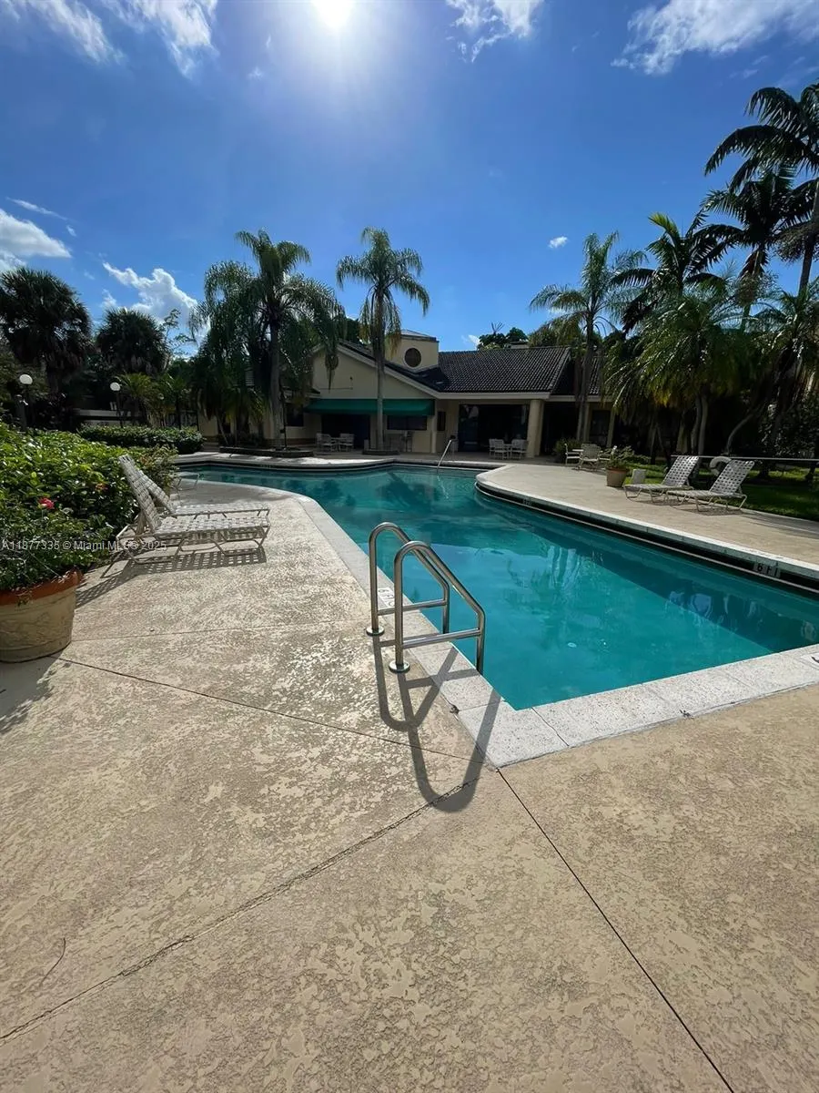 9999 Summerbreeze Dr, #413
