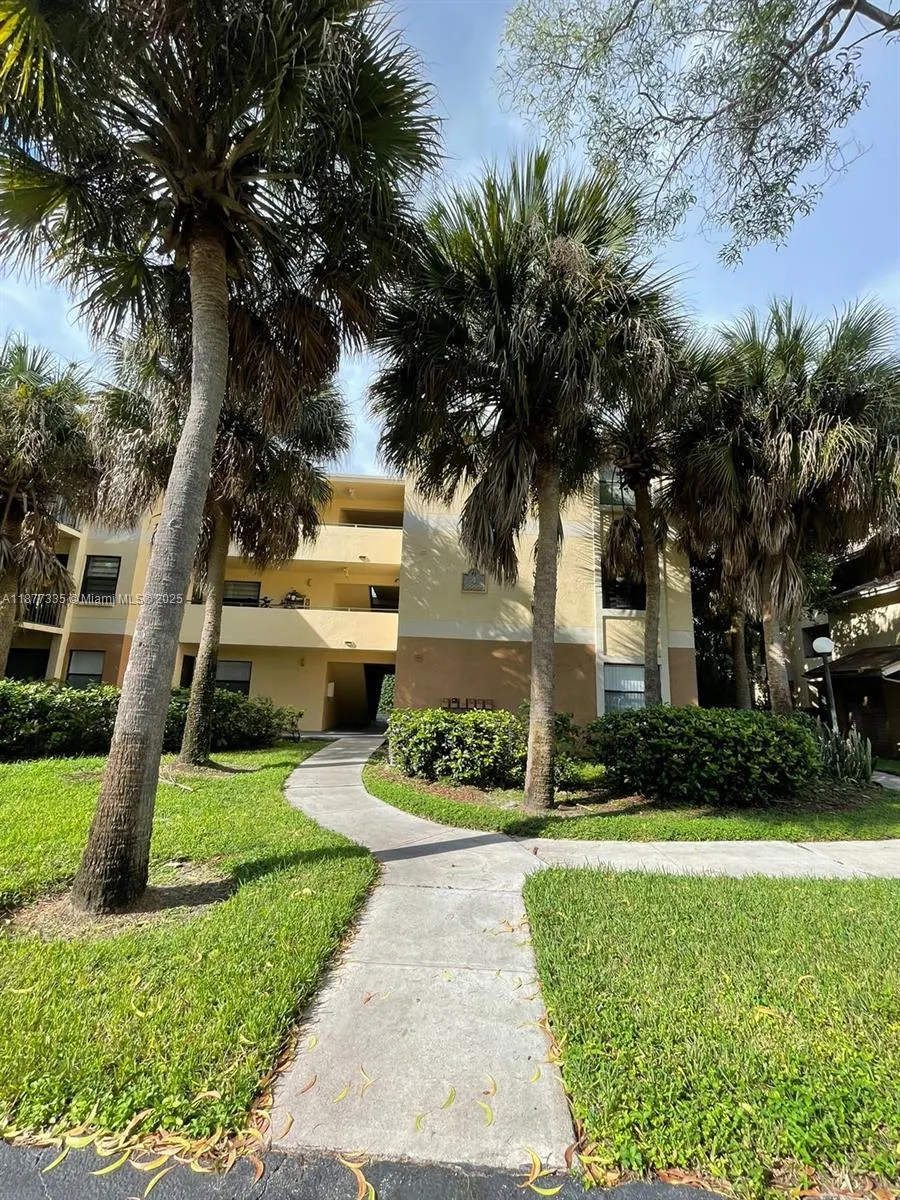 9999 Summerbreeze Dr, #413