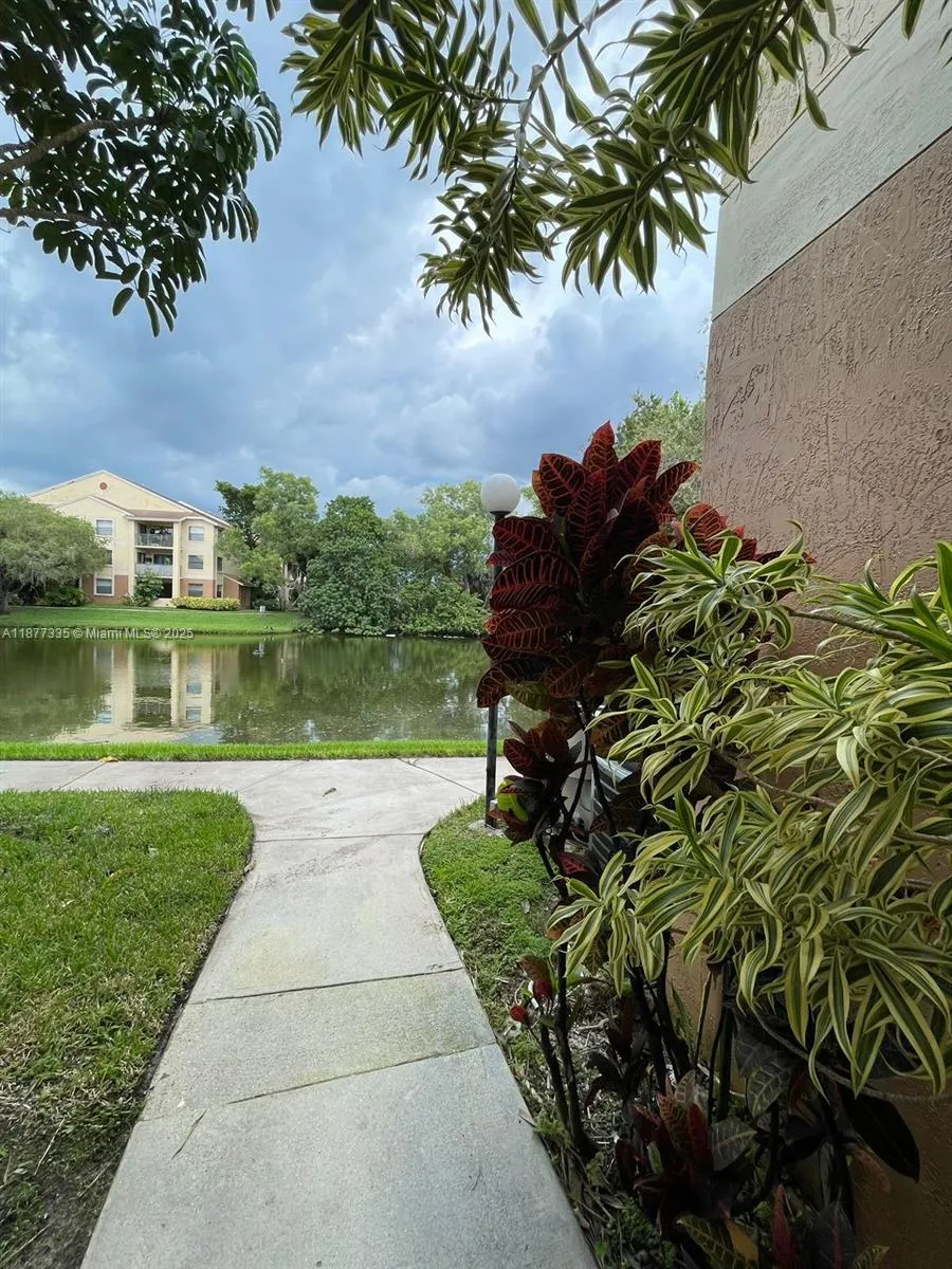 9999 Summerbreeze Dr, #413