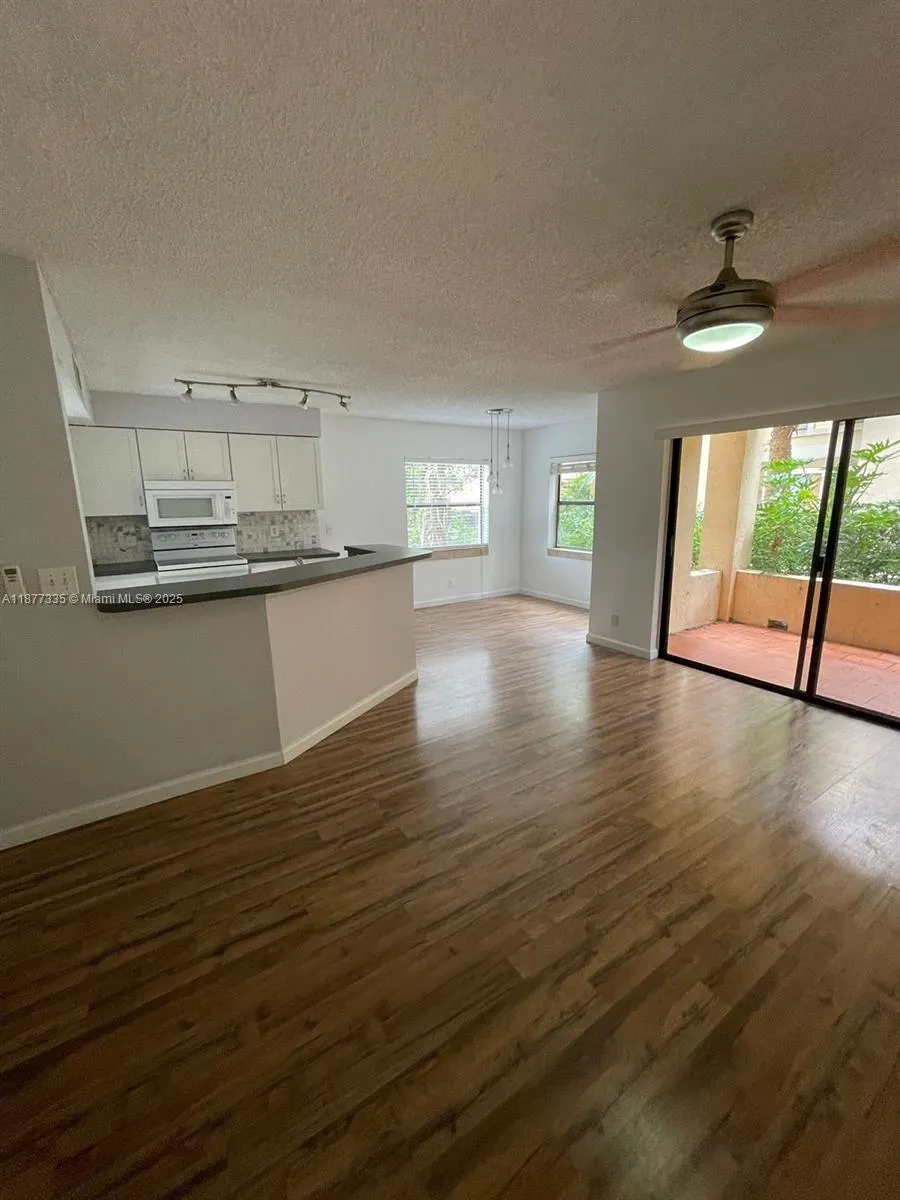 9999 Summerbreeze Dr, #413
